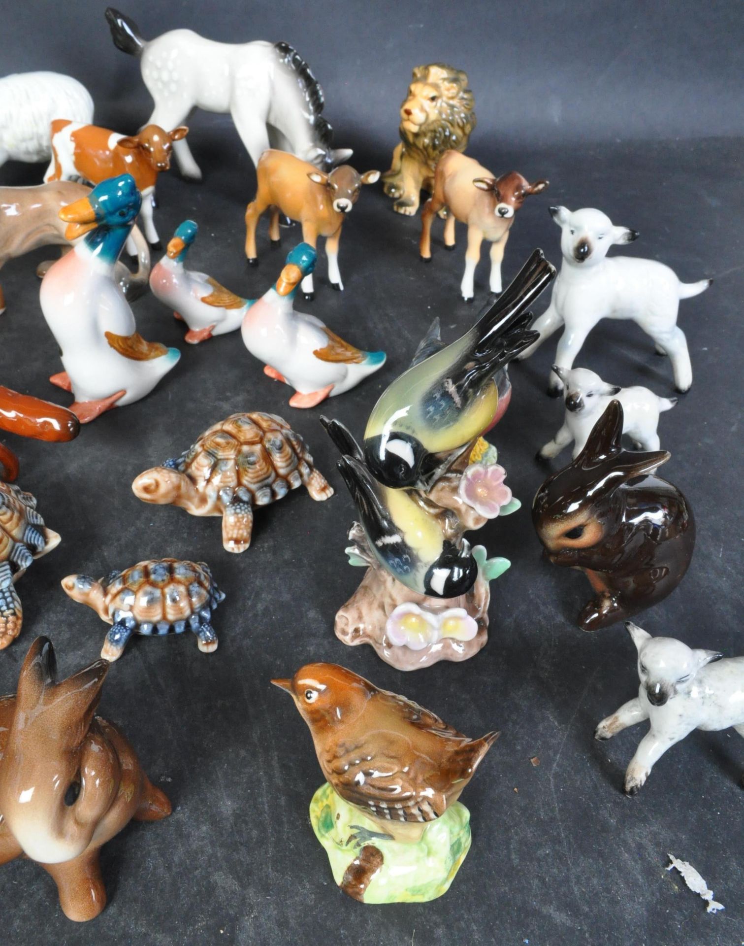 COLLECTION OF VINTAGE CERMAIC ORNAMENTS WADE - BESWICK - AYNSLEY - Image 3 of 6