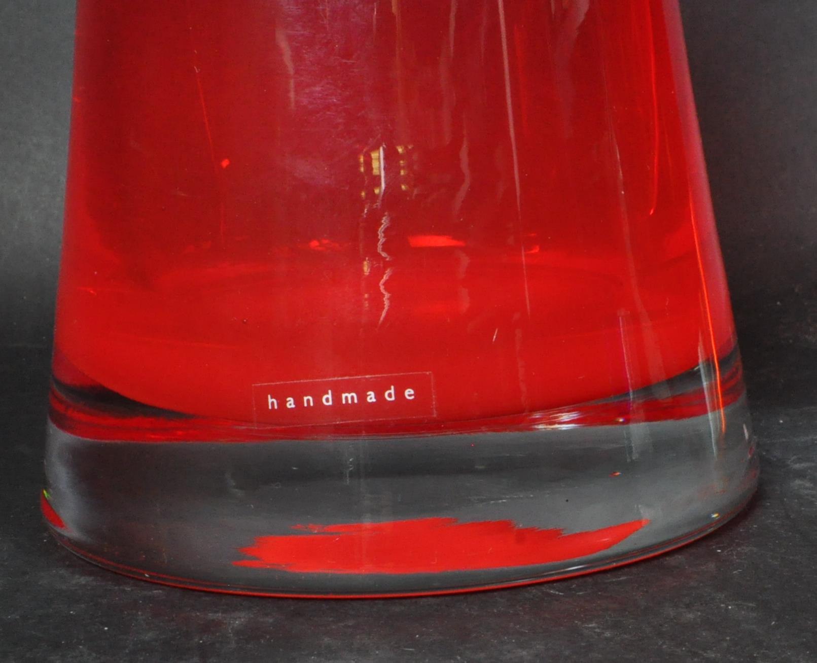 AFTER WHITEFRIARS - THREE RED GLASS VASES - Bild 3 aus 4
