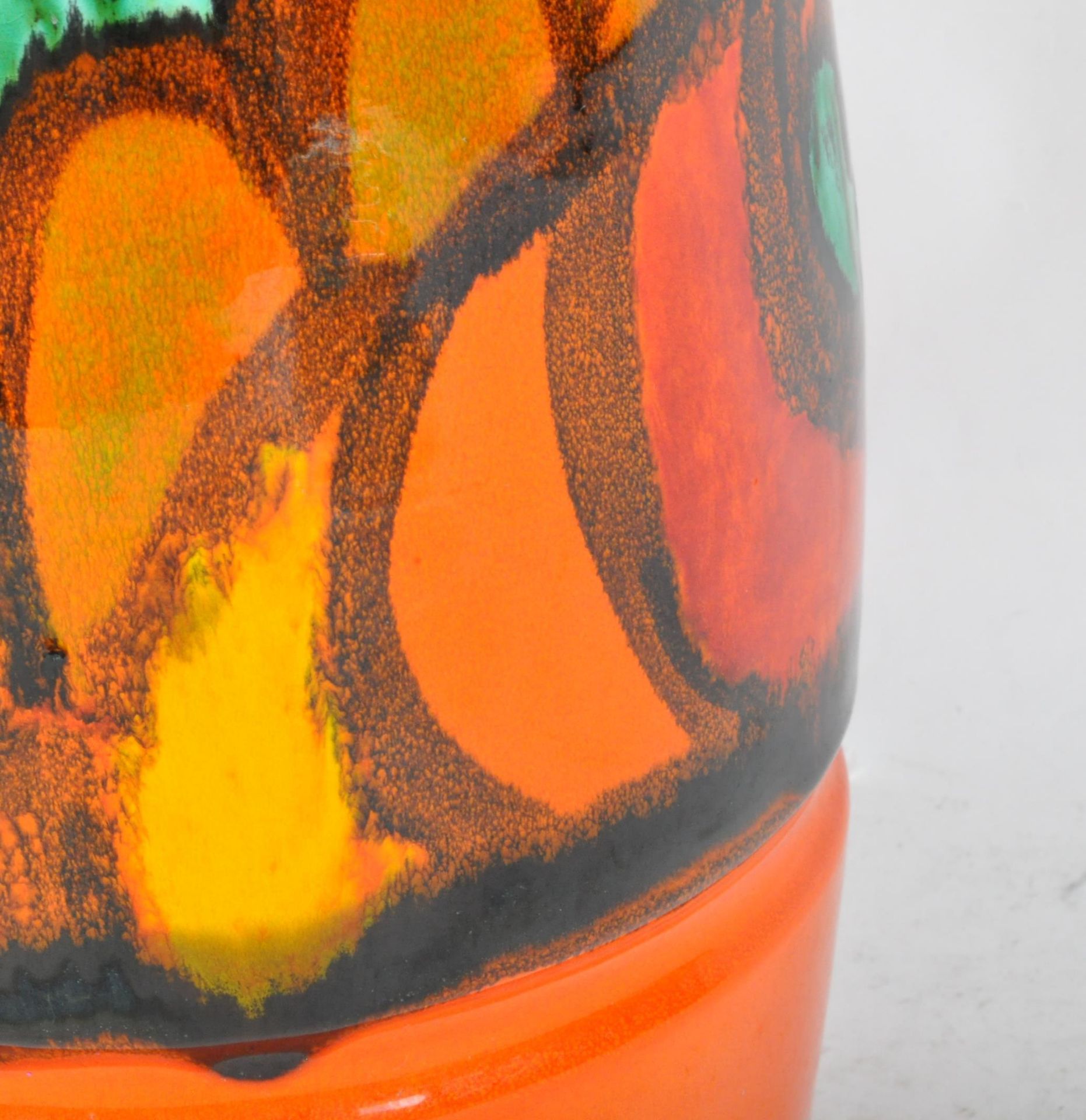 RETRO STYLE POOLE POTTERY DELPHIS PATTERN VASE - Image 4 of 5