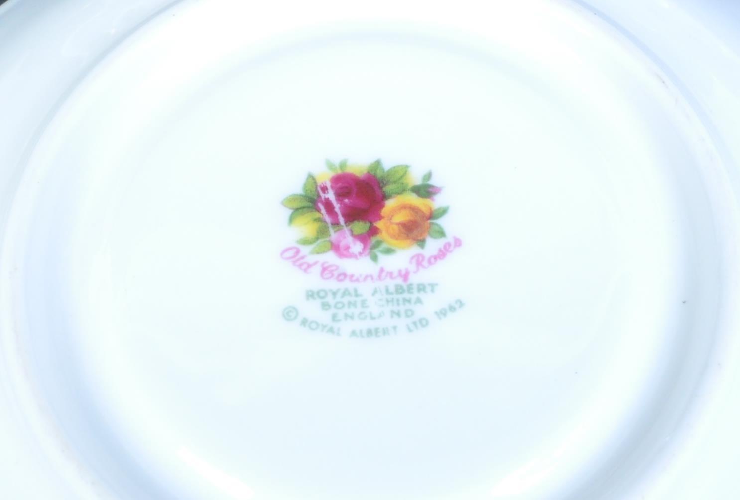 COLLECTION OF ROYAL ALBERT OLD COUNTY ROSES STYLE - Image 6 of 6