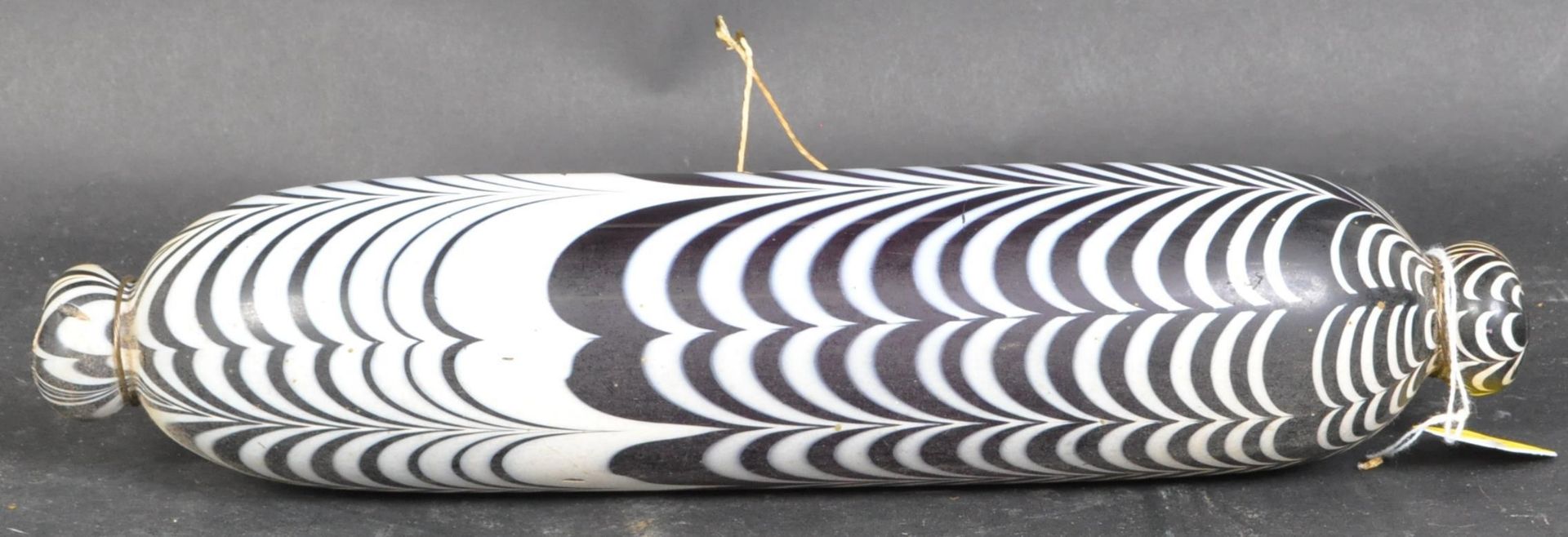 VICTORIAN NAILSEA GLASS ROLLING PIN IN BLACK & WHITE STRIPES - Image 2 of 4