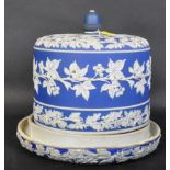 19TH CENTURY WEDGWOOD JASPERWARE CHEESE KEEPER