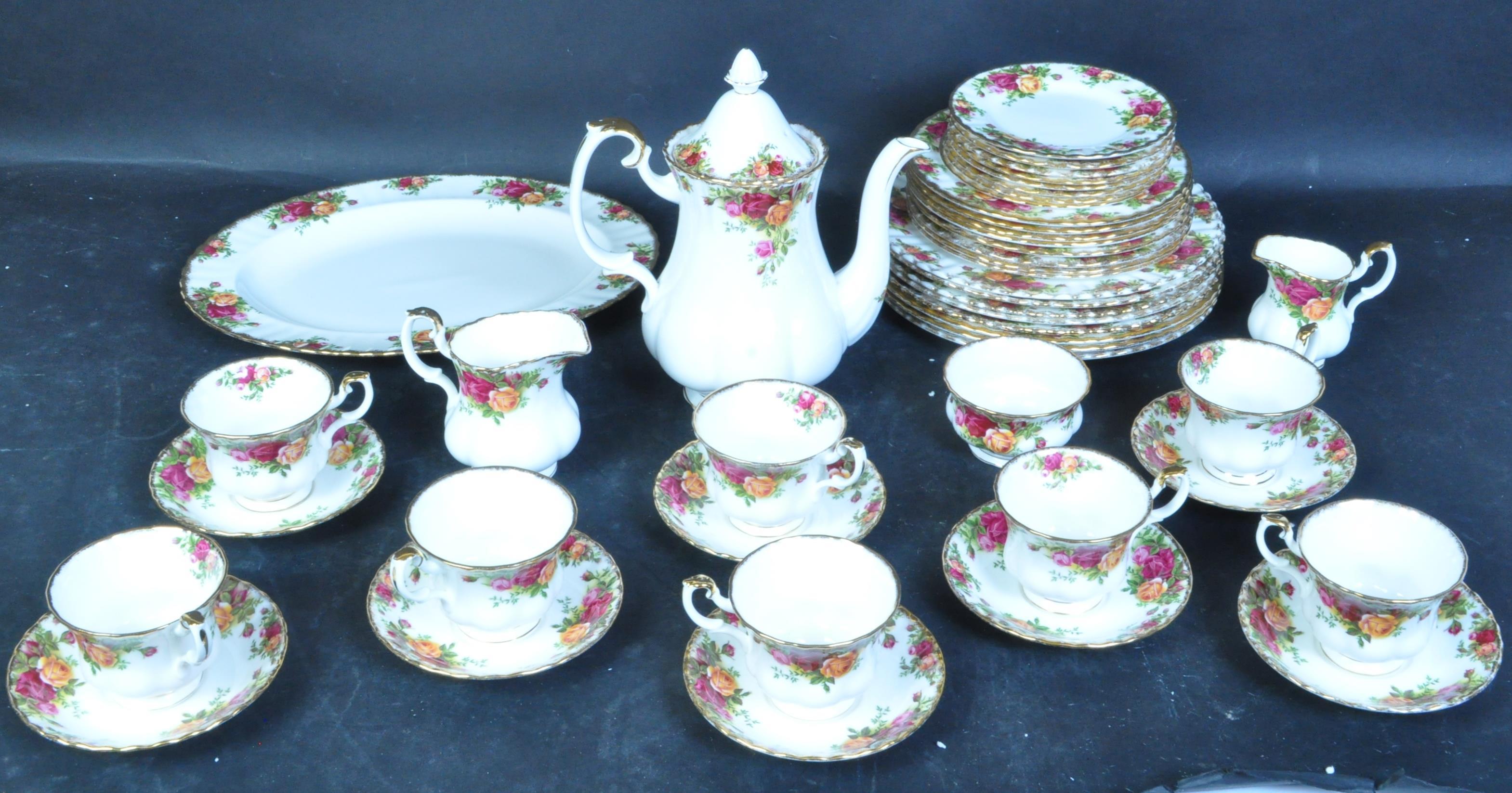 COLLECTION OF ROYAL ALBERT OLD COUNTY ROSES STYLE - Image 3 of 6