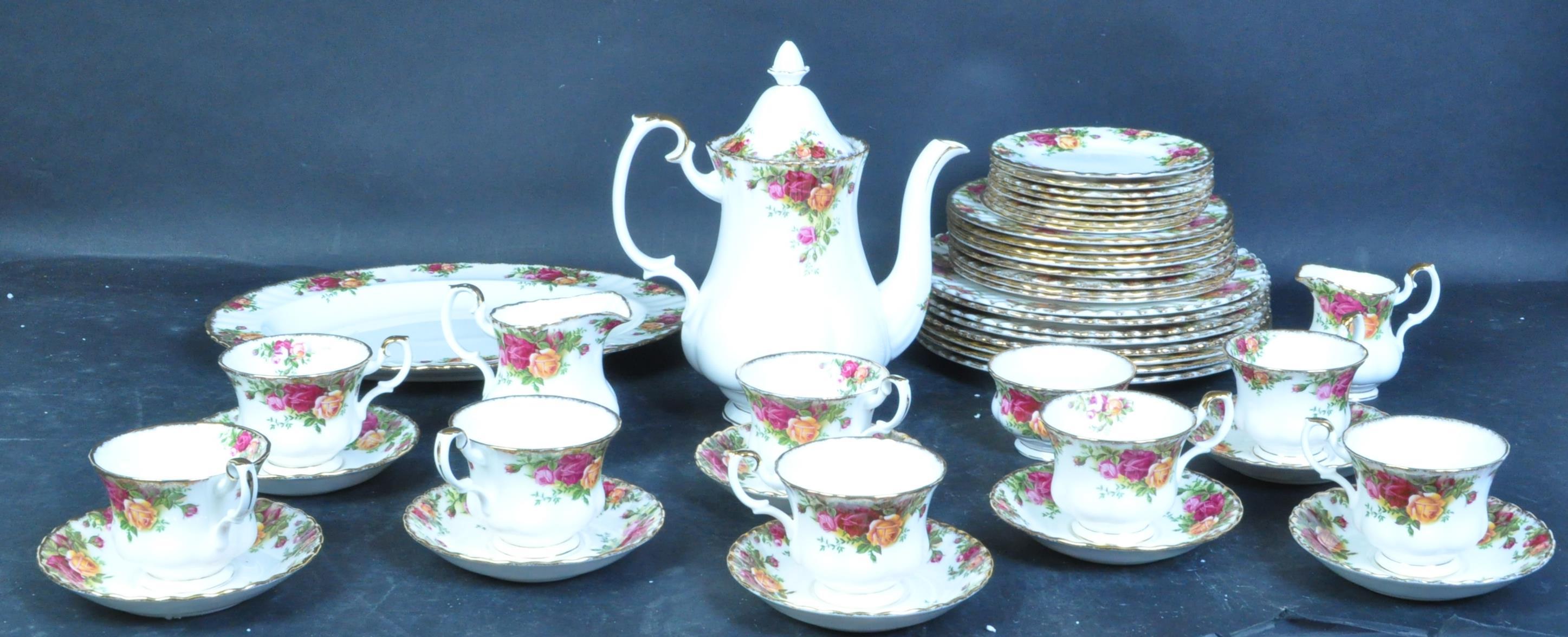 COLLECTION OF ROYAL ALBERT OLD COUNTY ROSES STYLE - Image 2 of 6