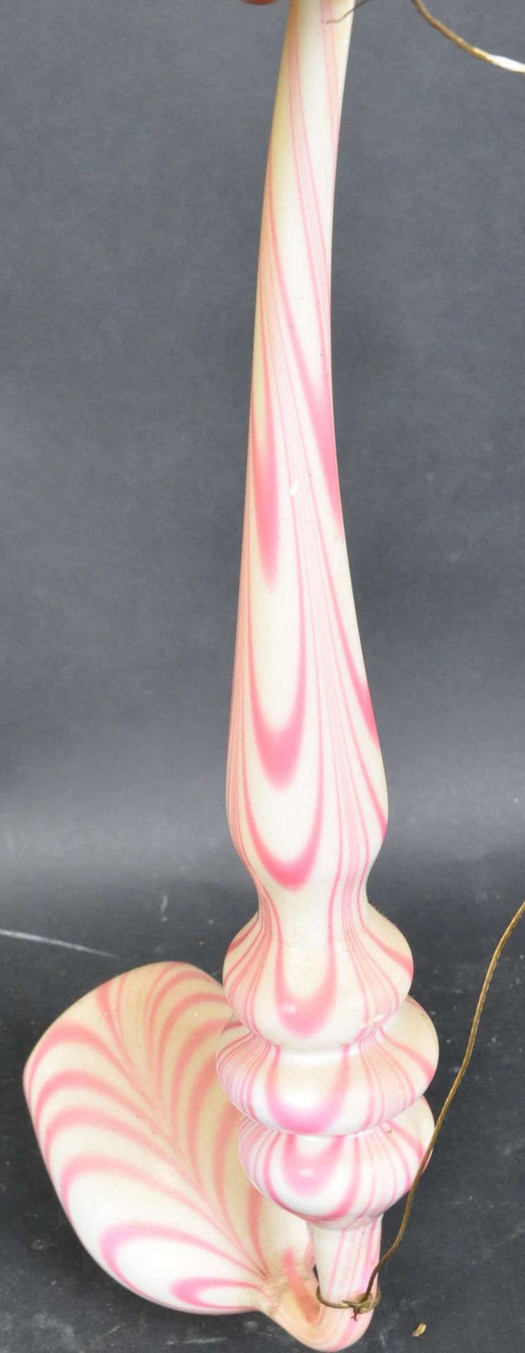 TWO VICTORIAN NAILSEA ORNAMENTAL GLASS PIPES IN WHITE & PINK SWIRLS - Image 3 of 3