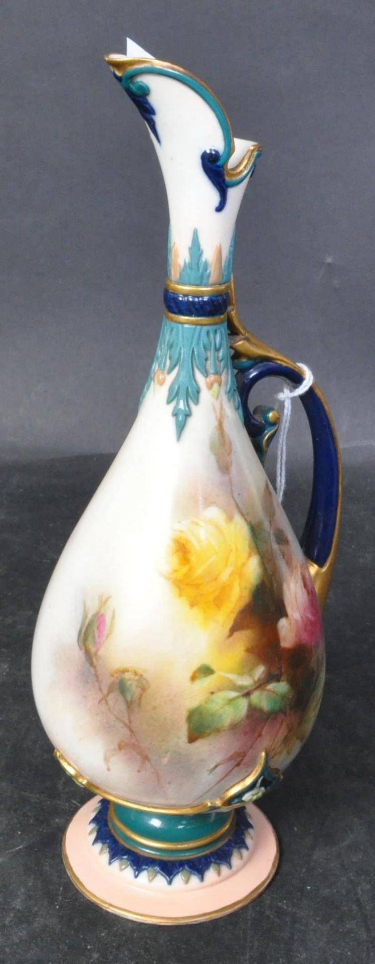 EARLY 20TH CENTURY HADLEYS OF WORCESTER VASE