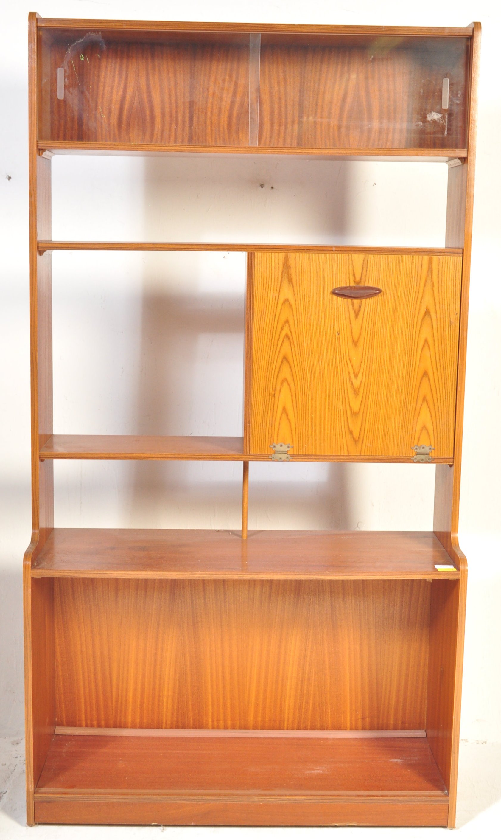 MID 20TH CENTURY TEAK WALL CABINET - Image 2 of 5