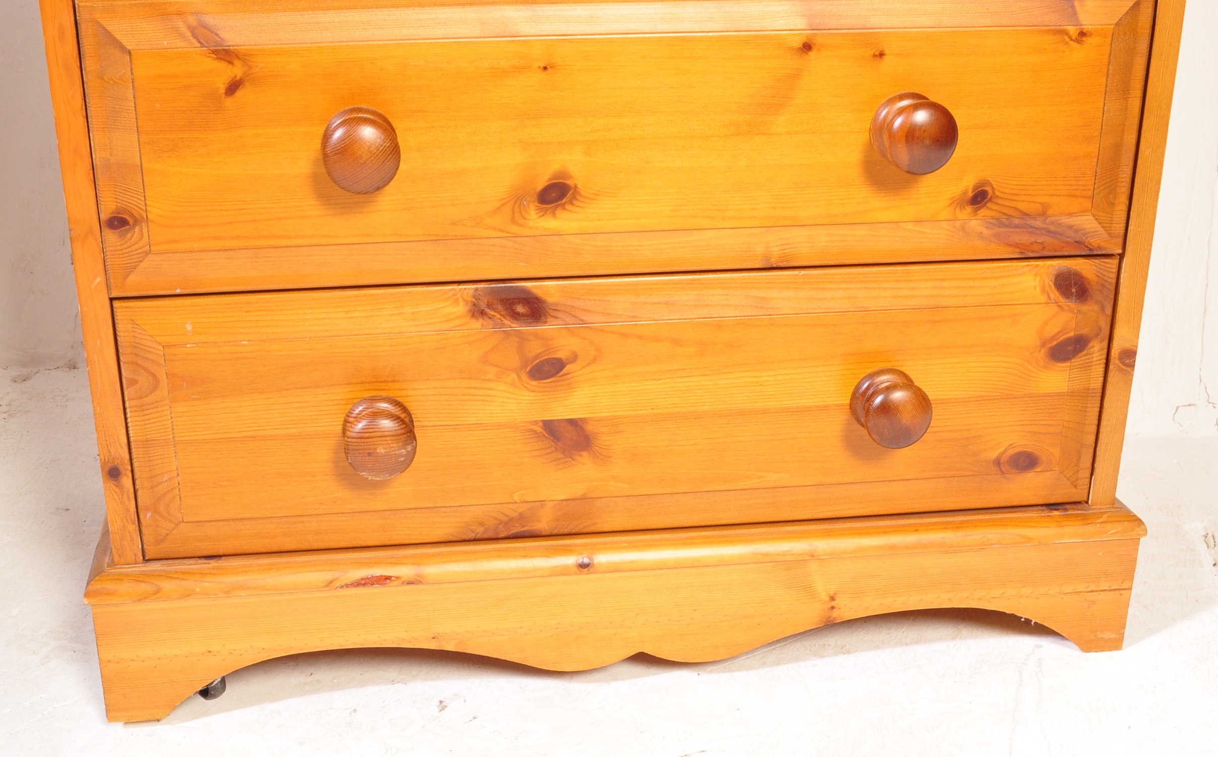 20TH CENTURY PINE CHEST OF DRAWERS - Image 5 of 5