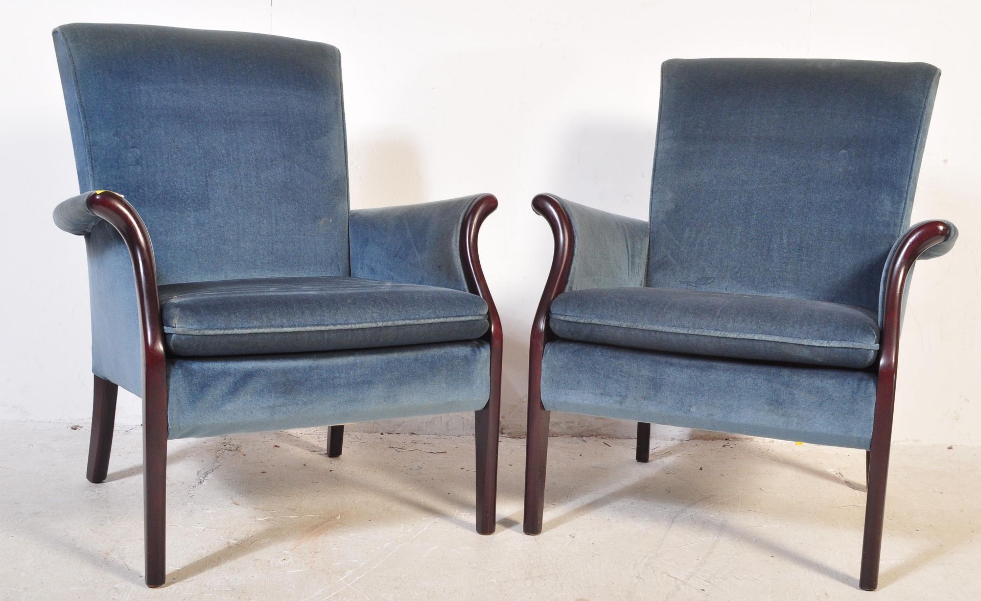PAIR OF VINTAGE 20TH CENTURY PARKER KNOLL EASY CHAIRS