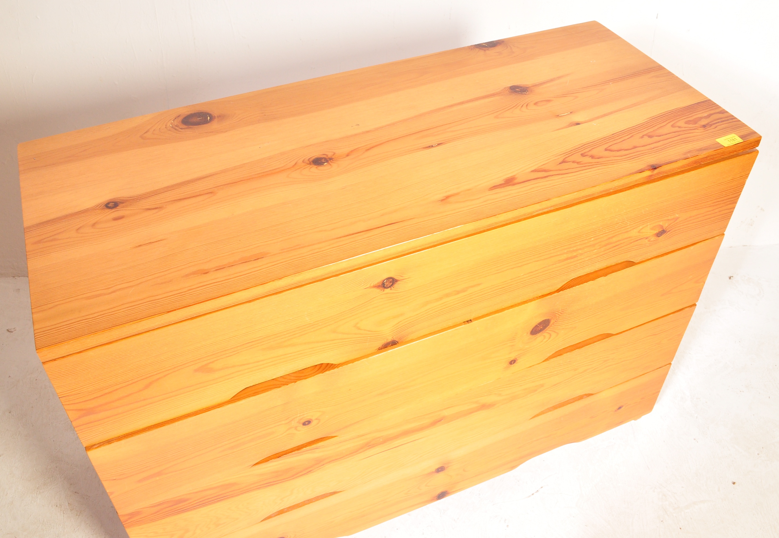 20TH CENTURY CONTEMPORARY MINIMALIST PINE CHEST OF DRAWERS - Image 3 of 5