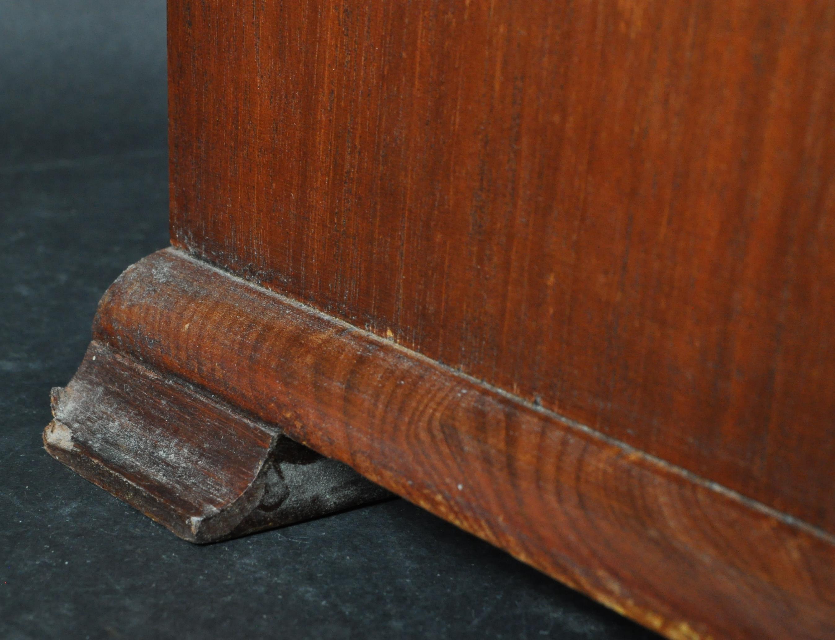 VINTAGE RETRO 1940S WOODEN RADIO BOX / MUSICAL CABINET - Image 5 of 10