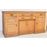 VICTORIAN 19TH CENTURY OAK SIDEBOARD CREDENZA