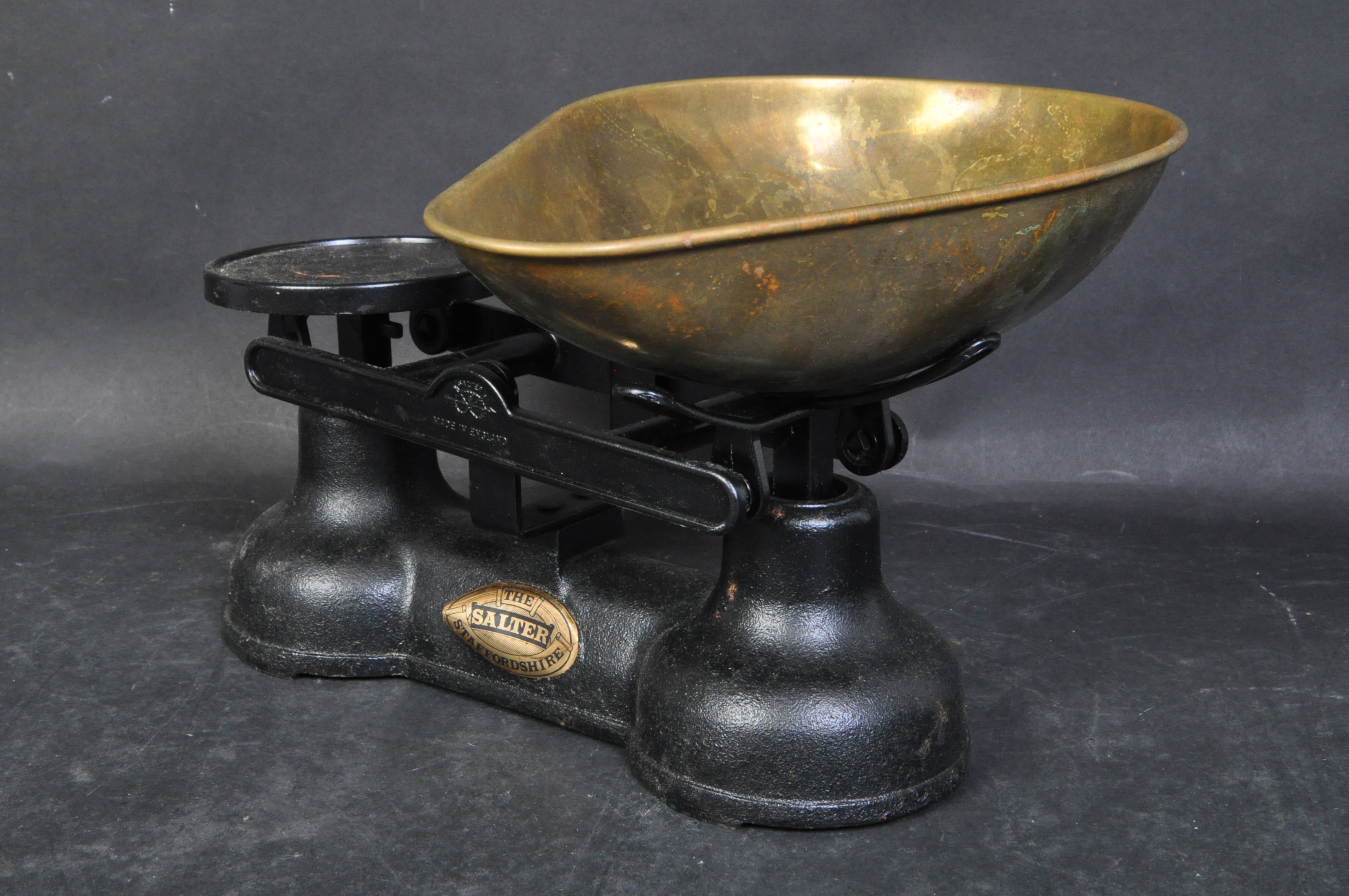 PAIR VINTAGE SALTER SCALES & WEIGHTS - Image 3 of 8