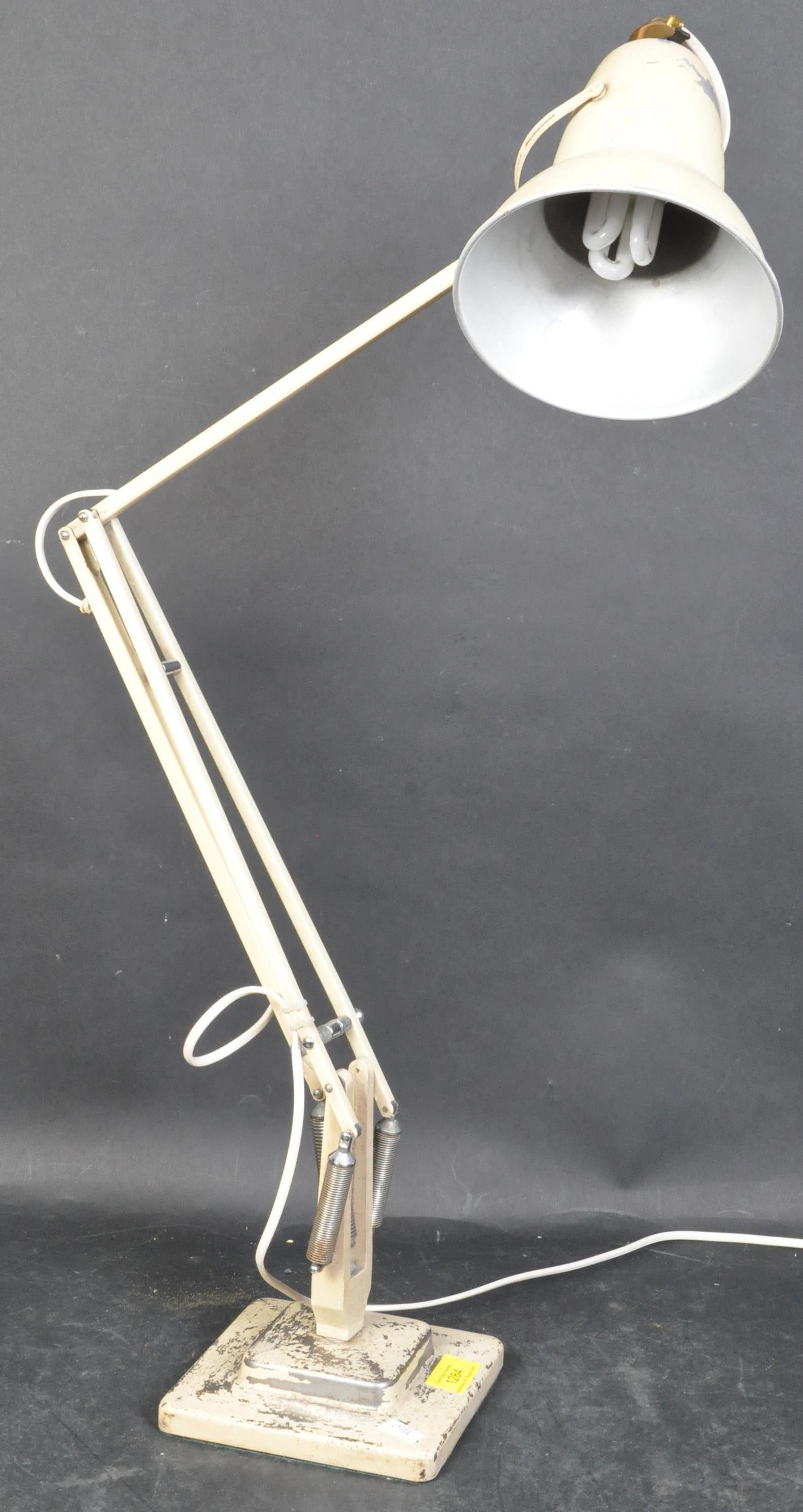 HERBERT TERRY - THE ANGLEPOISE LAMP