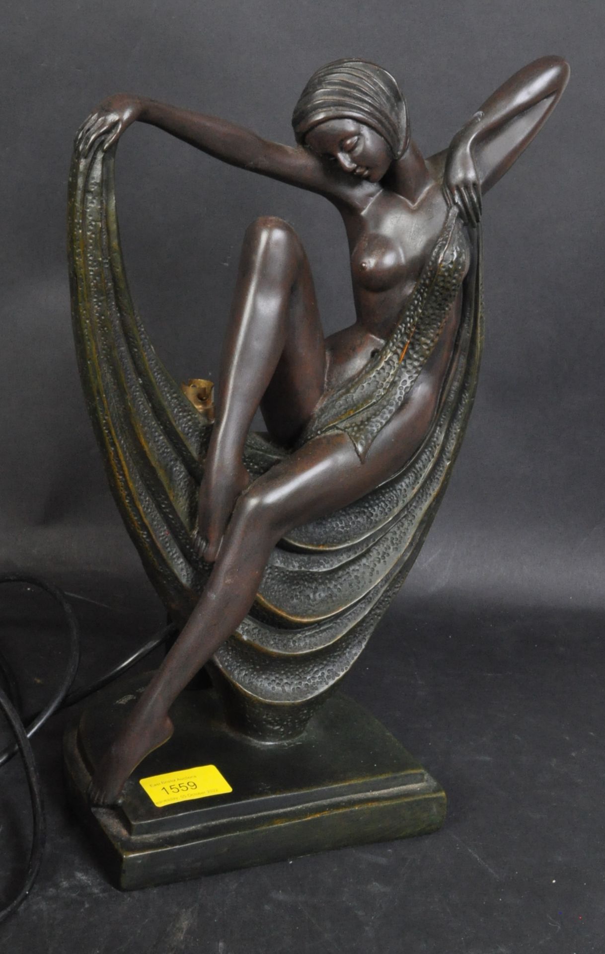 ART DECO STYLE LAMP BASE IN THE SHAPE OF LADY