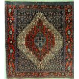 AN EARLY 20TH CENTURY KURDISH ISLAMIC SENNEH FLOOR CARPET RUG