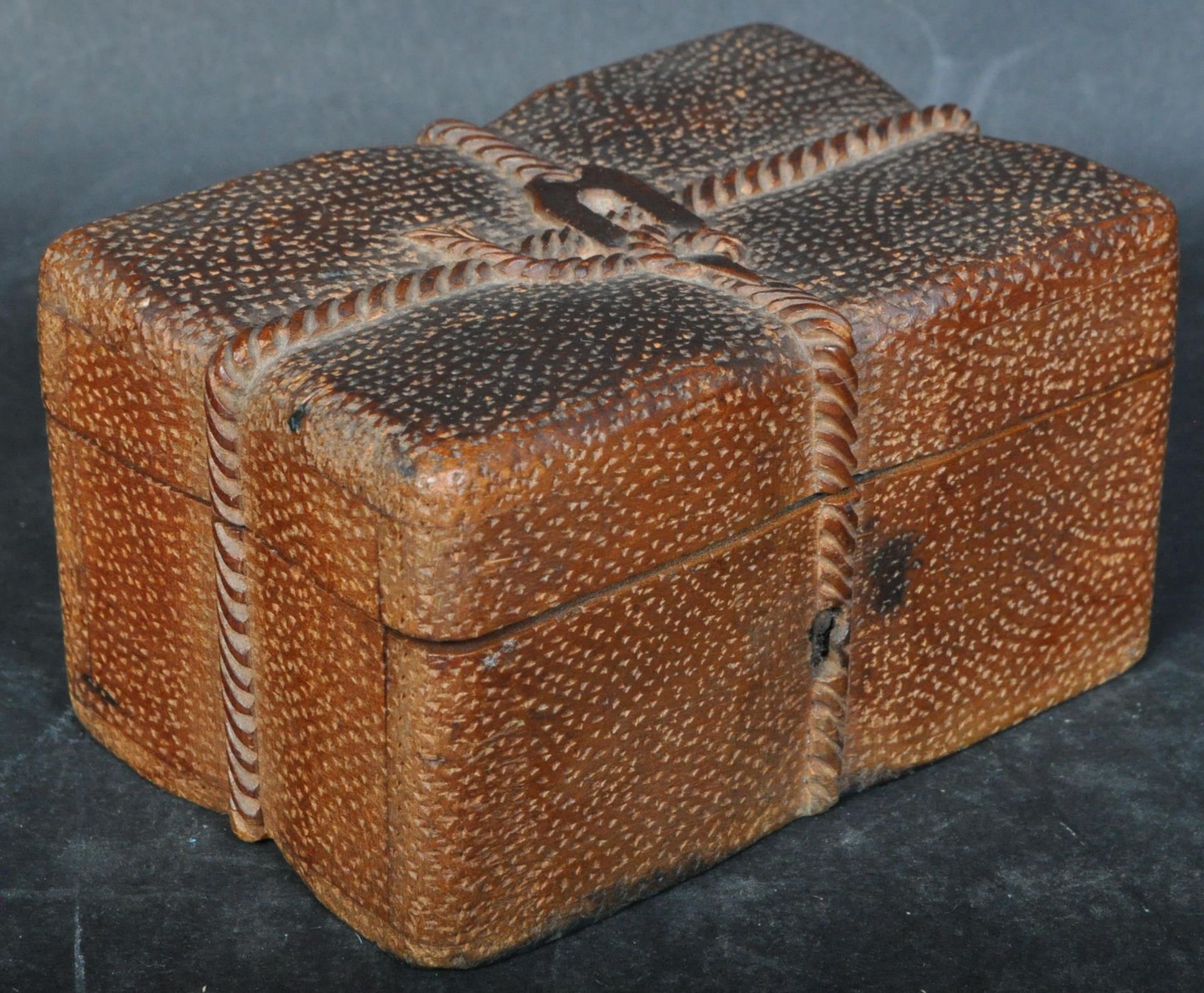 EARLY 20TH CENTURY BURR WALNUT SARCOPHOGUS CASKET - Image 9 of 10