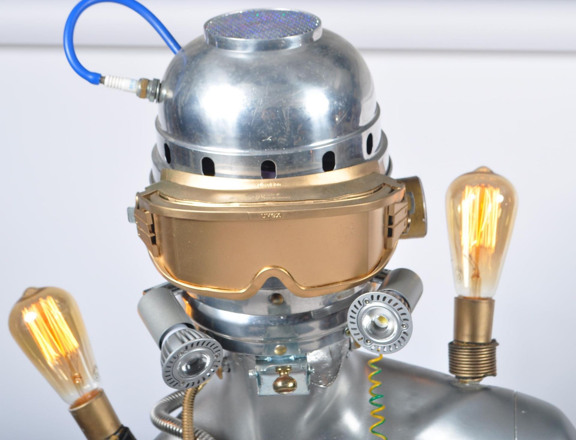 CHROMO-SAPIEN - INCREDIBLE SPACE-AGE ROBOT LAMP STATUE - Bild 6 aus 7