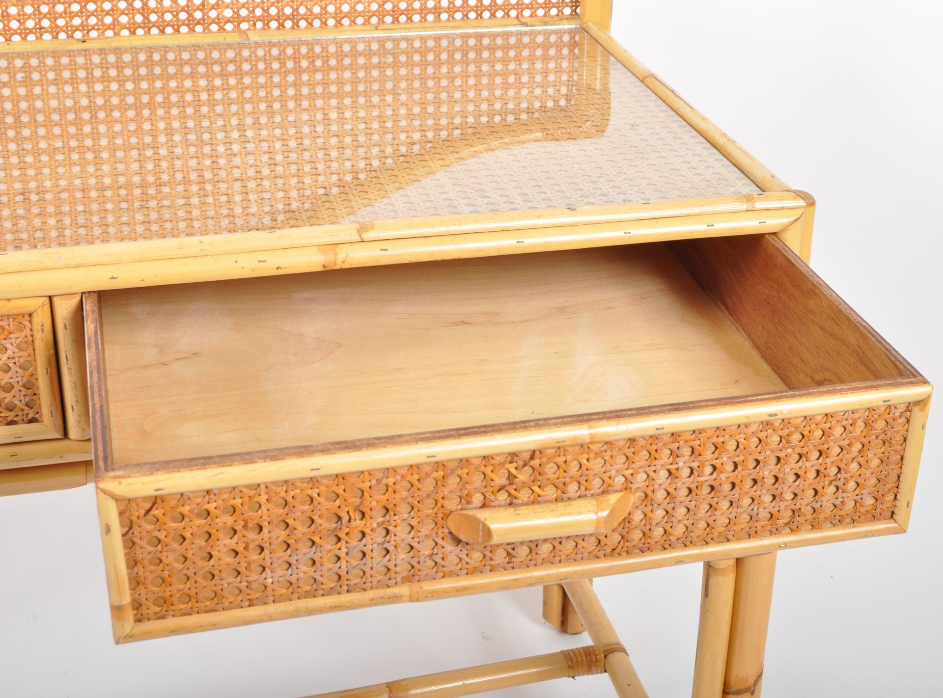 1970s BAMBOO AND RATTAN DRESSING TABLE - Bild 4 aus 8
