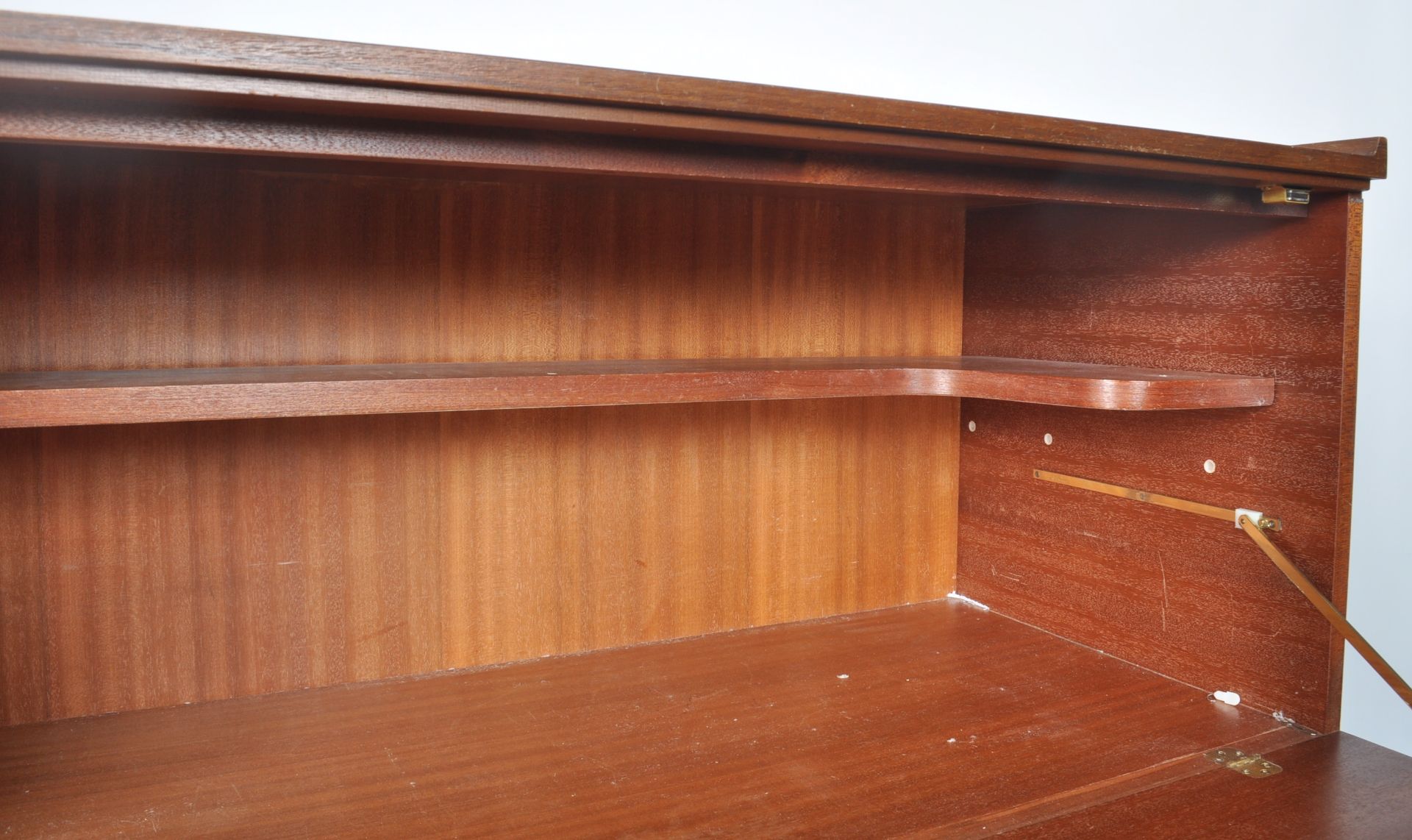 MEREDEW - MID CENTURY TEAK HIGHBOARD / SIDEBOARD - Image 5 of 9