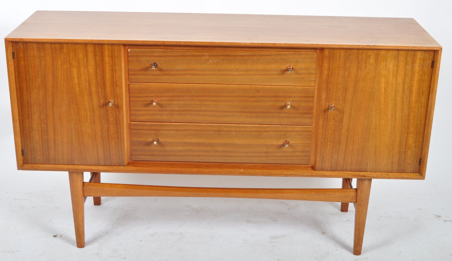 GORDON RUSSELL - MID CENTURY TEAK SIDEBOARD - Bild 2 aus 11