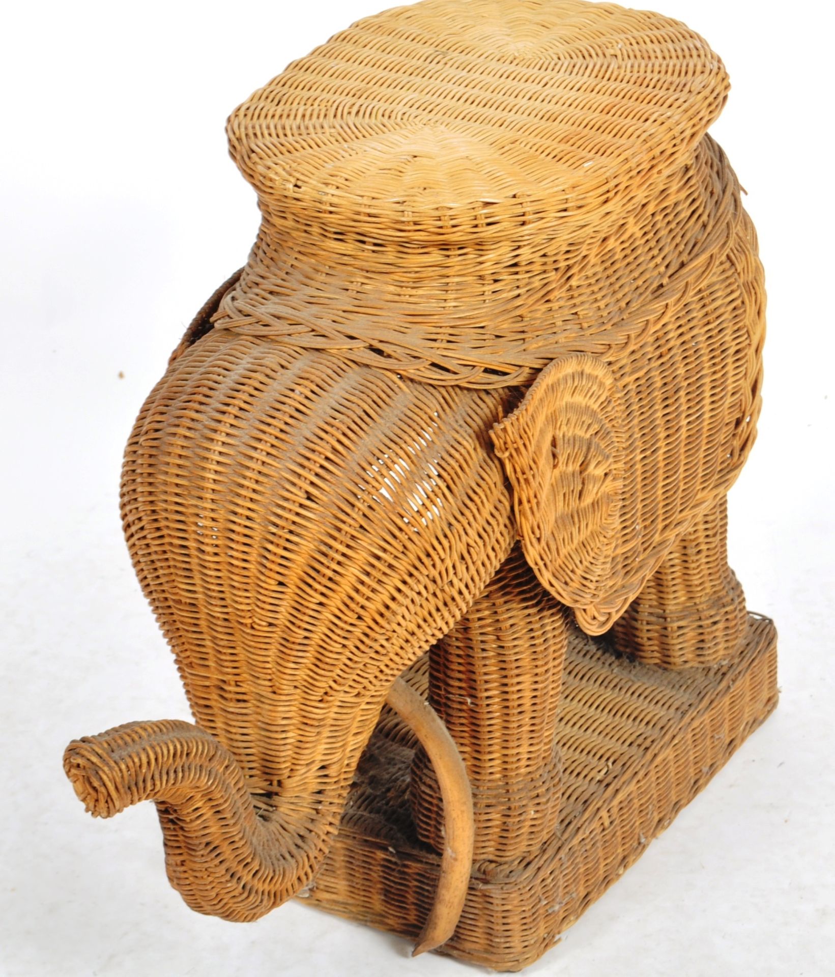 MID CENTURY ELEPHANT CANE / WICKER PLANT STAND - Bild 2 aus 5