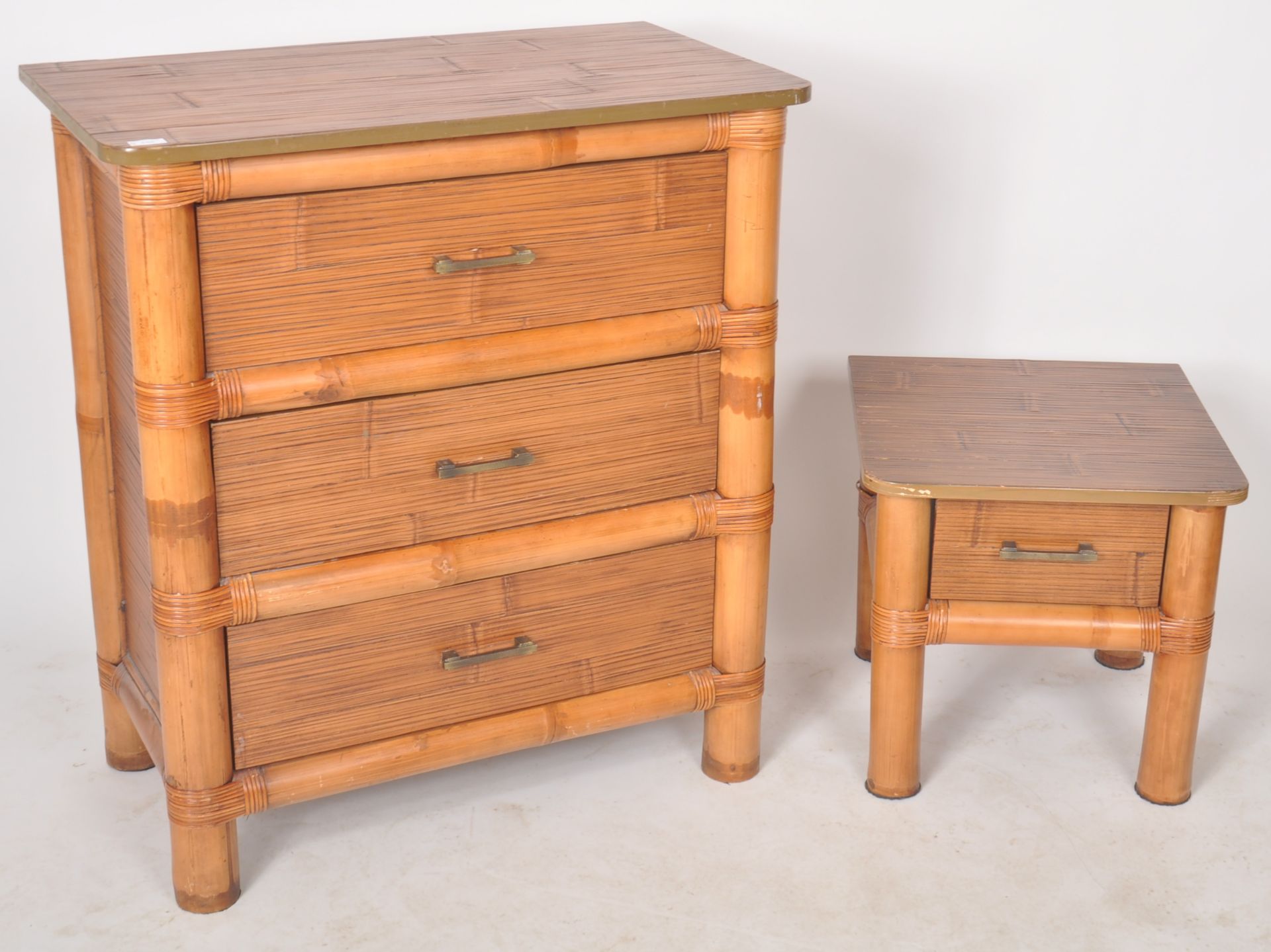 CONTEMPORARY FAUX BAMBOO CHEST AND MATCHING BEDSIDE - Bild 2 aus 9