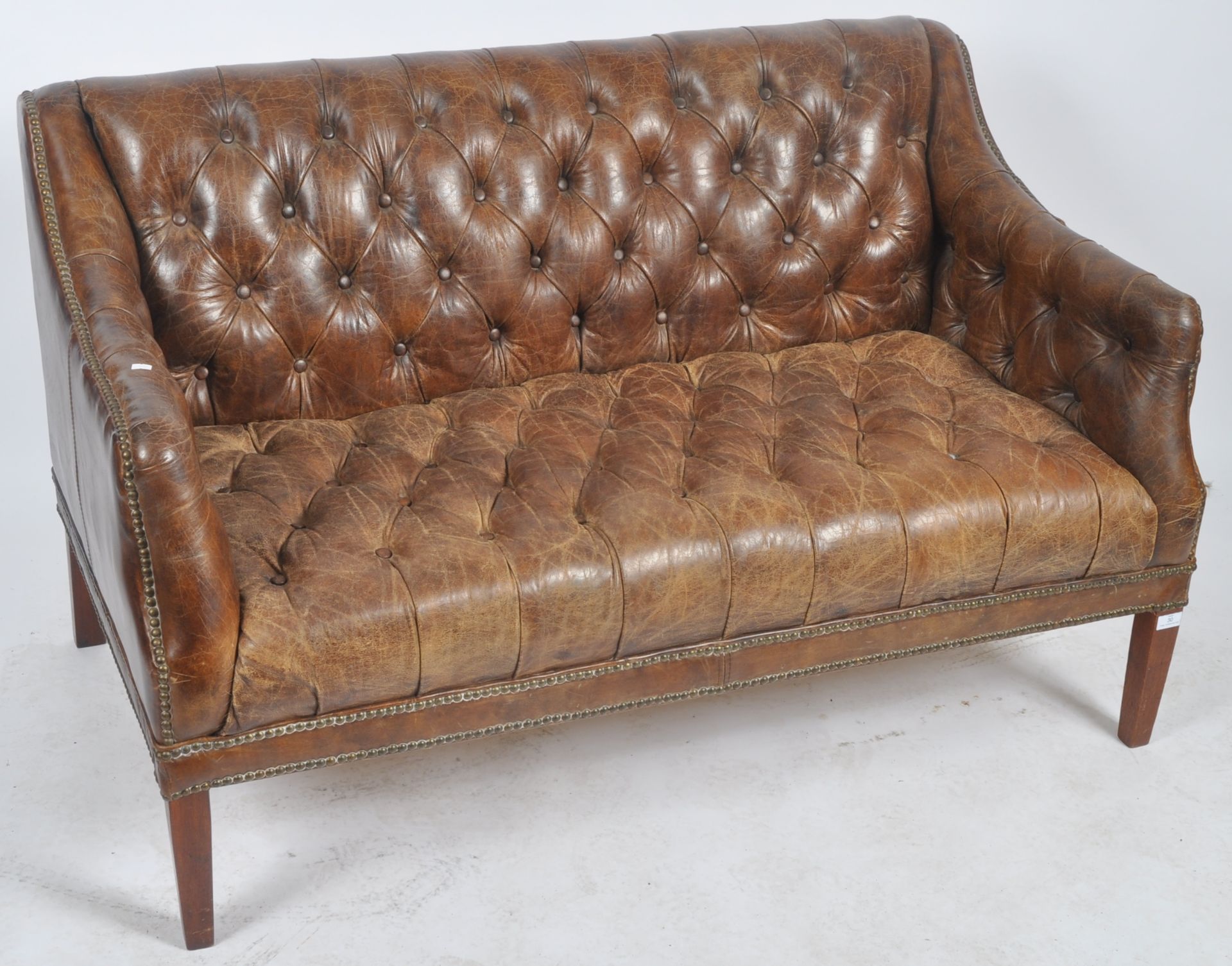 20TH CENTURY BROWN LEATHER CHESTERFIELD SOFA SETTEE - Bild 2 aus 6