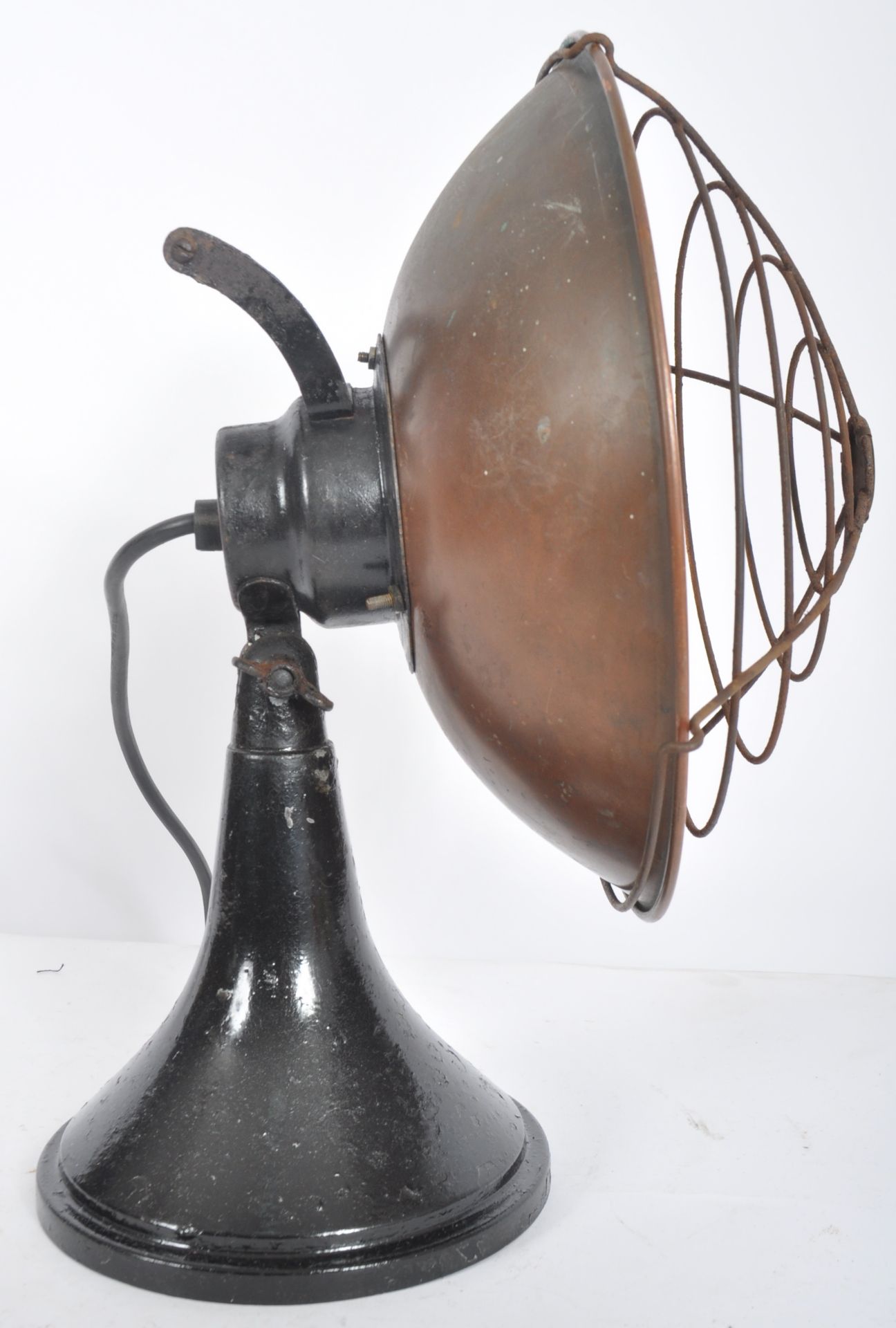 20TH CENTURY ART DECO COPPER AND CAST IRON LAMP - Bild 6 aus 7