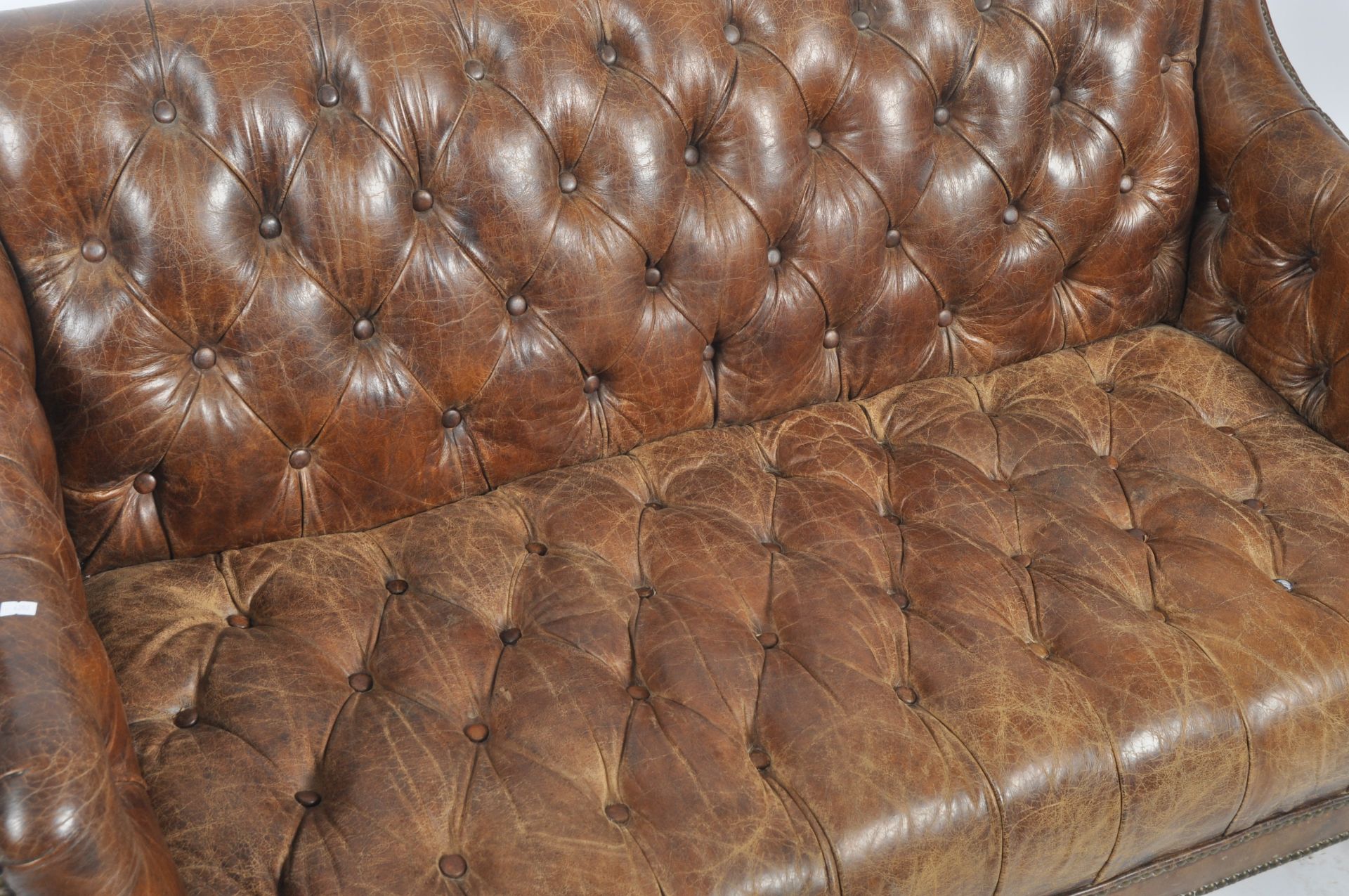 20TH CENTURY BROWN LEATHER CHESTERFIELD SOFA SETTEE - Image 3 of 6