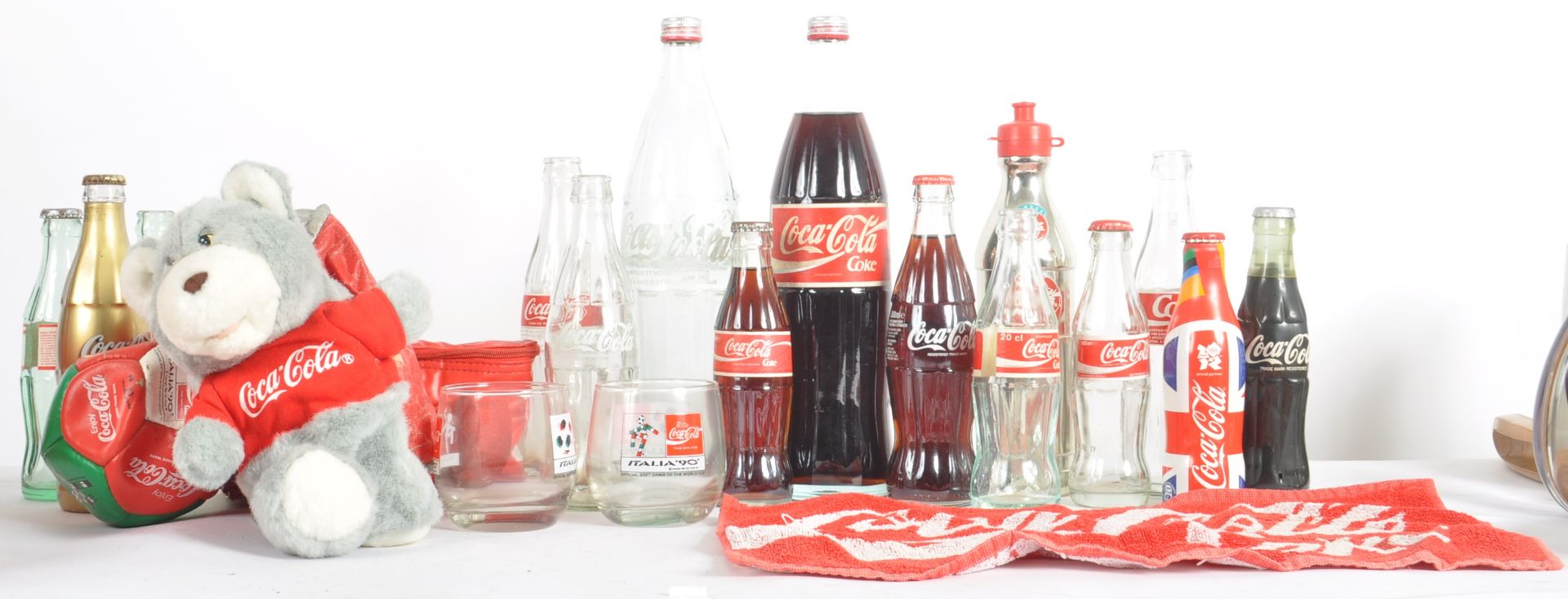 COCA COLA - SELECTION OF VINTAGE MERCHANDISE & ADVERTISING