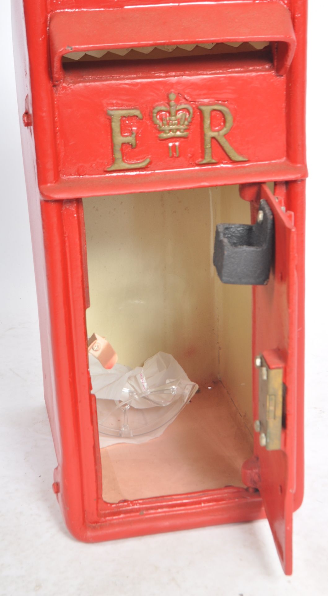 CONTEMPORARY REPLICA ROYAL MAIL POST BOX - Image 4 of 5