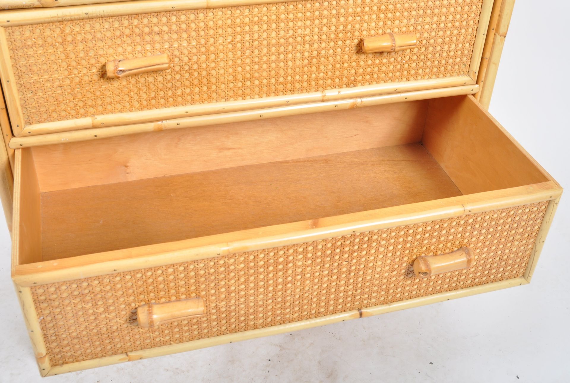 1970s BAMBOO AND RATTAN CHEST OF DRAWERS - Bild 7 aus 12