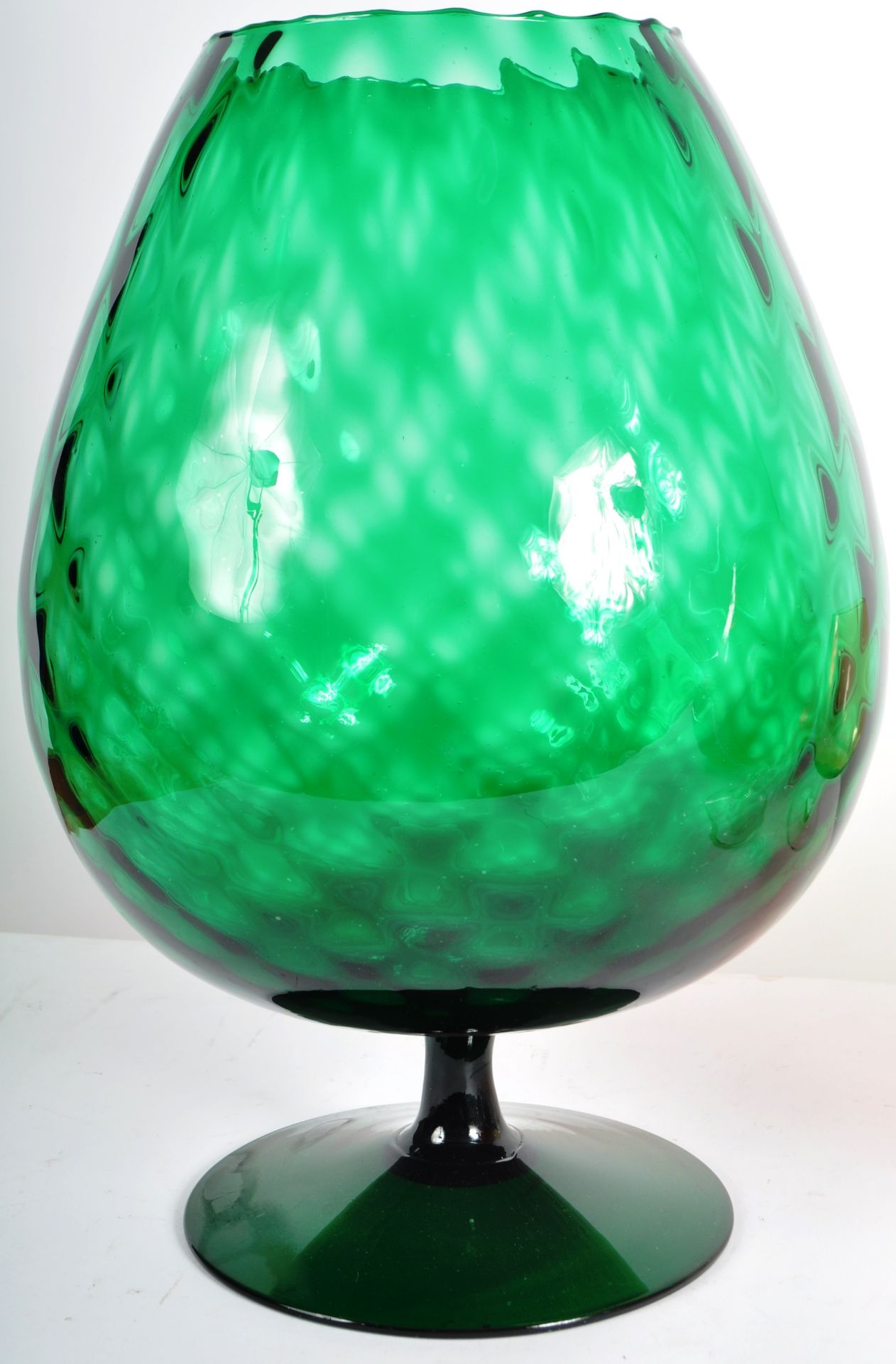 THREE GRADUATING MID CENTURY BALLOON GLASS VASES - Image 9 of 11