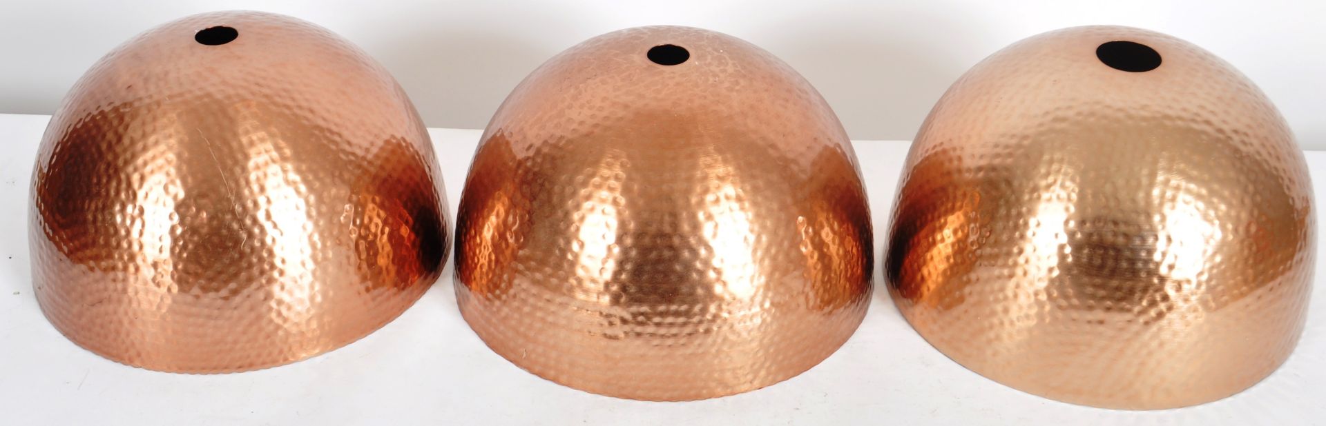 MATCHING SET OF THREE CONTEMPORARY COPPER LIGHT SHADES - Bild 2 aus 6