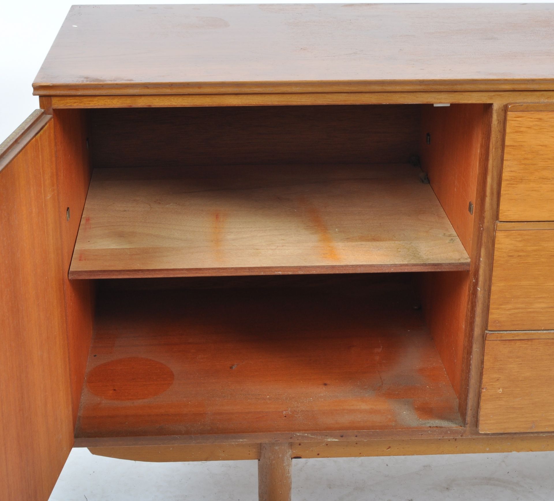 AUSTINSUITE - MID CENTURY TEAK SIDEBOARD CREDENZA - Bild 5 aus 10