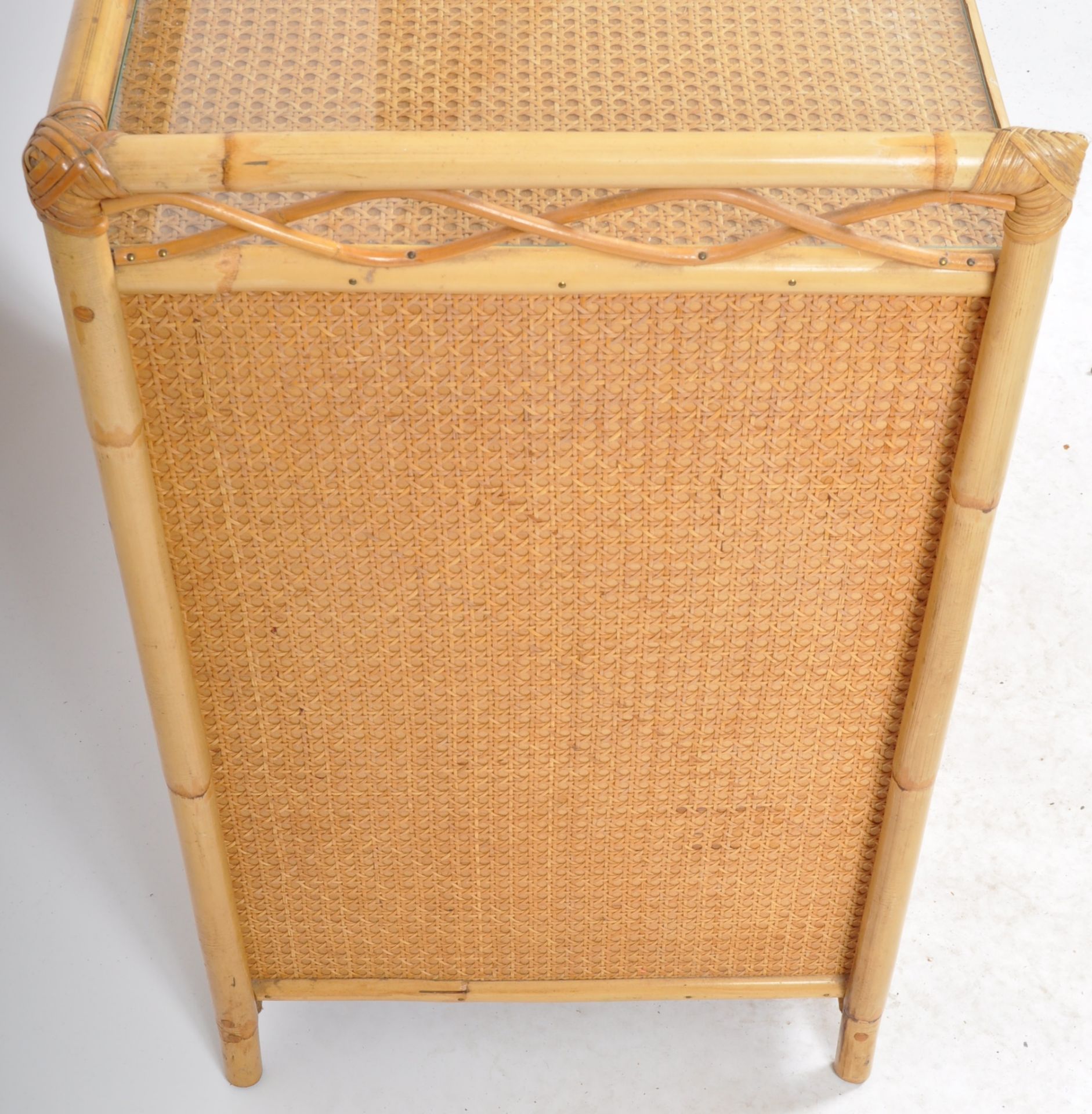 1970s BAMBOO AND RATTAN CHEST OF DRAWERS - Bild 10 aus 12