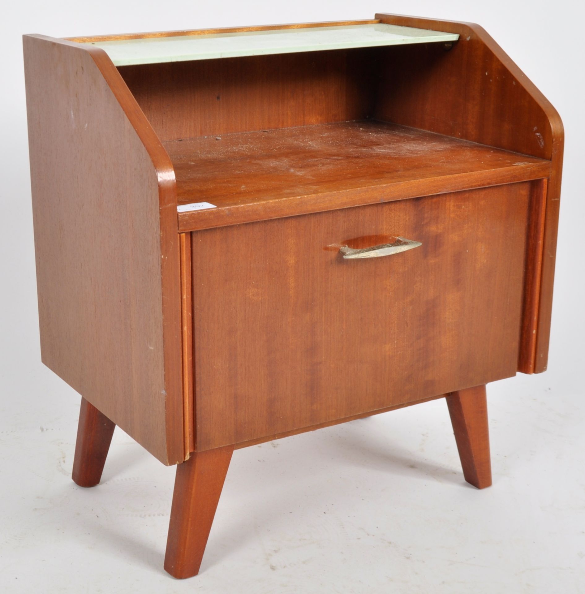 MATCHING PAIR OF MID CENTURY BEDSIDE CHESTS / NIGHTSTAND - Image 2 of 4