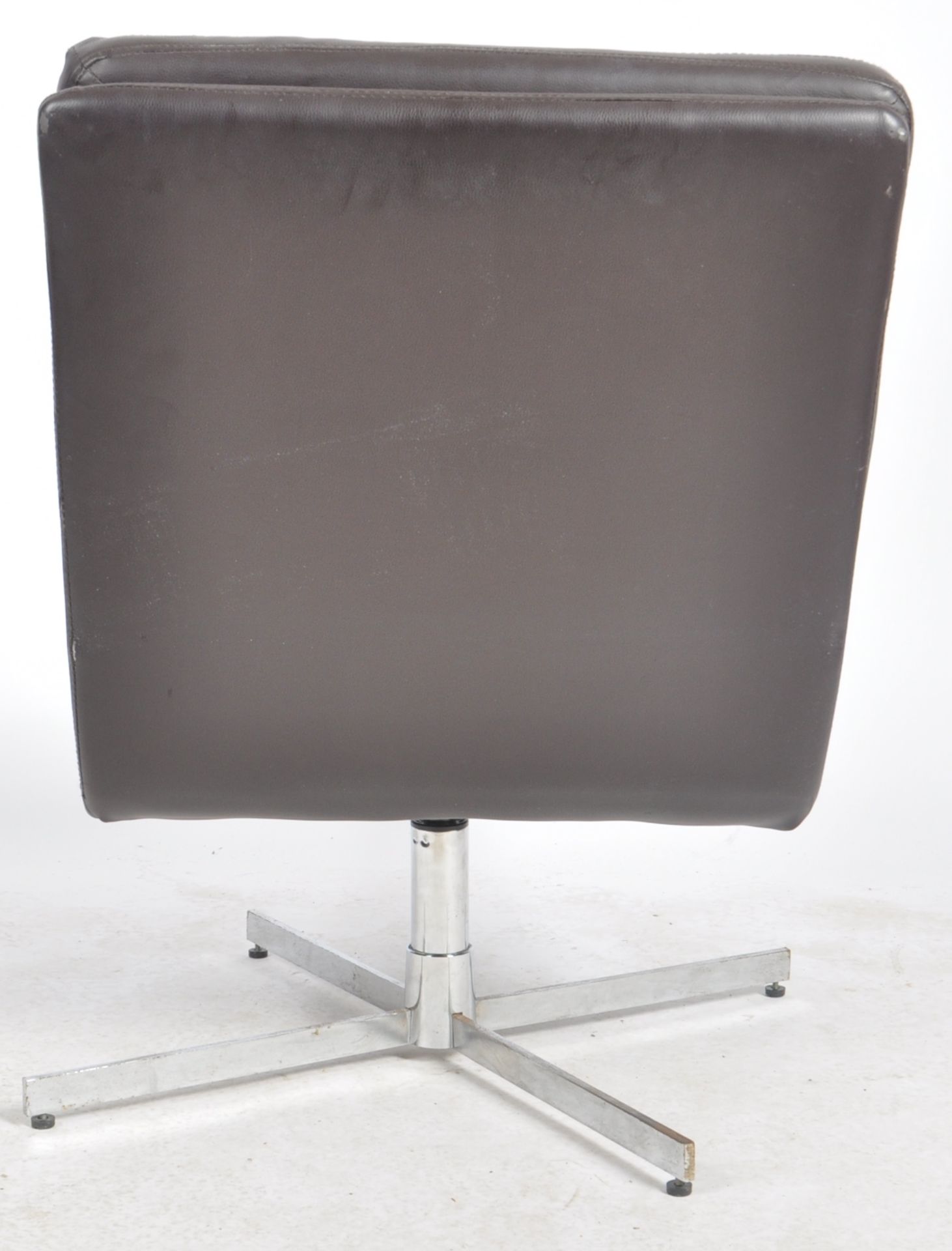 CONTEMPORARY DARK BROWN LEATHER LOUNGE CHAIR - Image 4 of 5