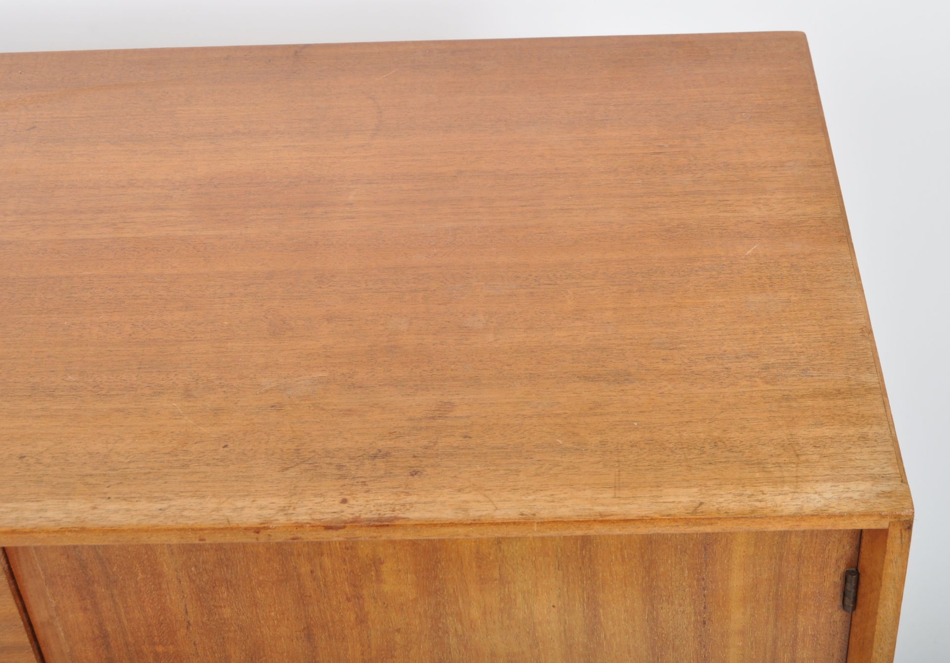 GORDON RUSSELL - MID CENTURY TEAK SIDEBOARD - Bild 3 aus 11