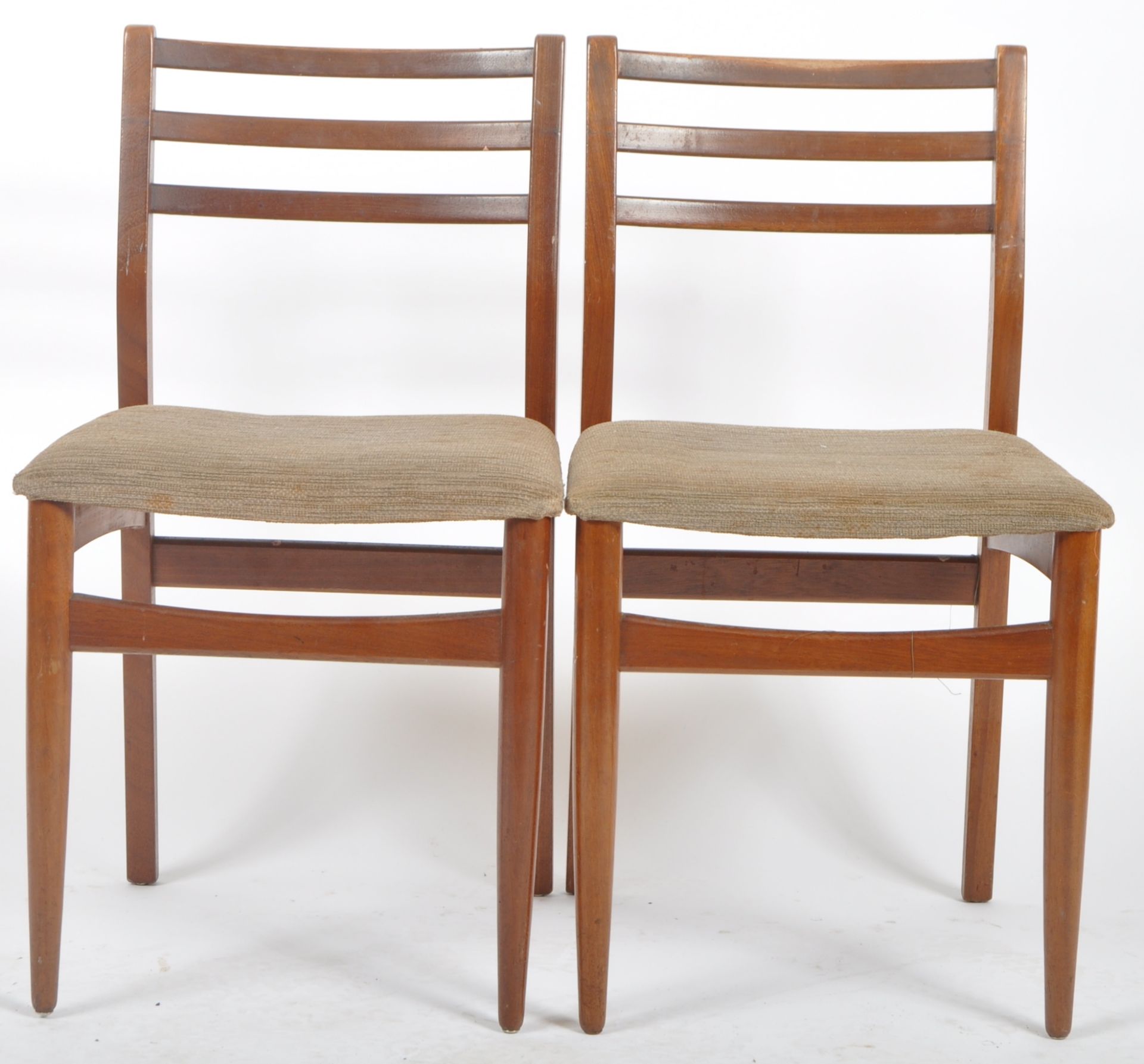 MID CENTURY TEAK DINING TABLE AND MATCHING CHAIRS - Bild 7 aus 8