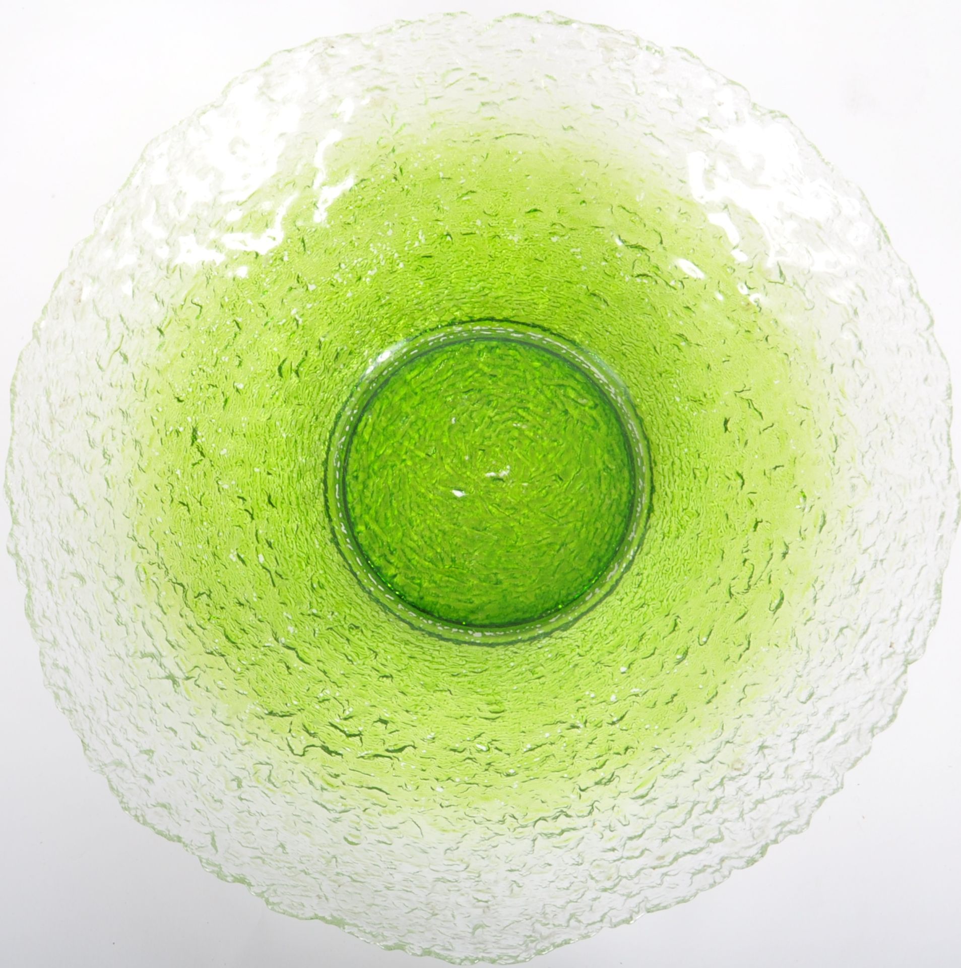 CONTEMPORARY STUDIO ART GLASS CENTREPIECE FRUIT BOWL - Image 4 of 6