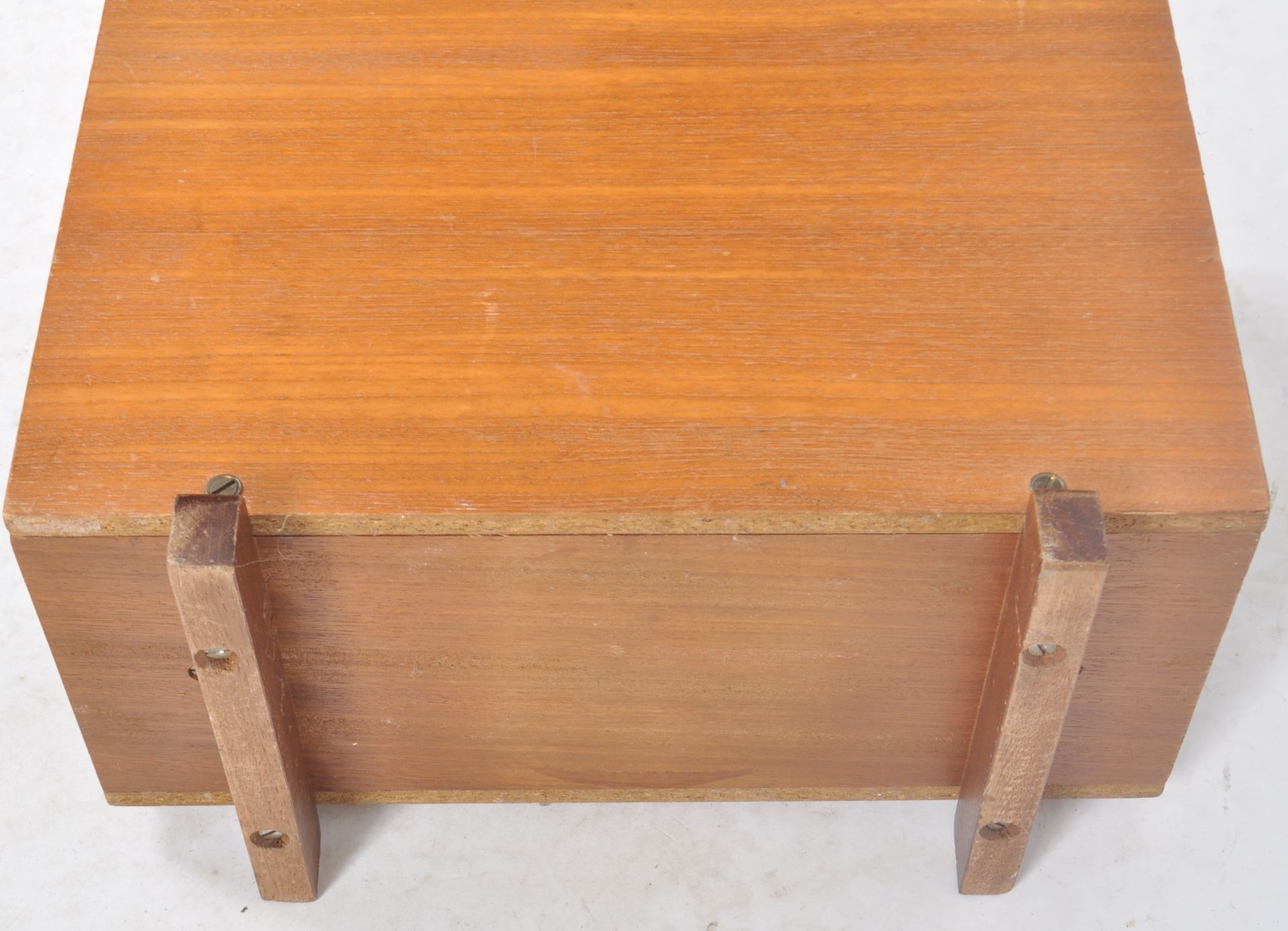 RETRO MID CENTURY TEAK MAGAZINE RACK - Image 4 of 4