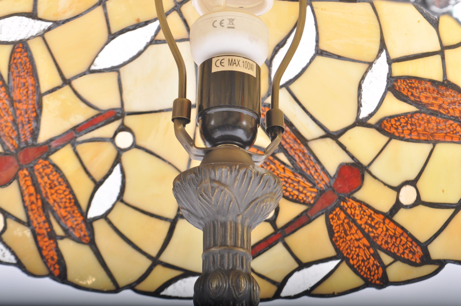 VINTAGE ART NOUVEAU TIFFANY STYLE TABLE LAMP - Image 8 of 11