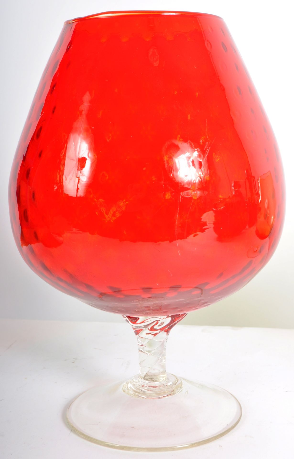 THREE GRADUATING MID CENTURY BALLOON GLASS VASES - Image 6 of 11