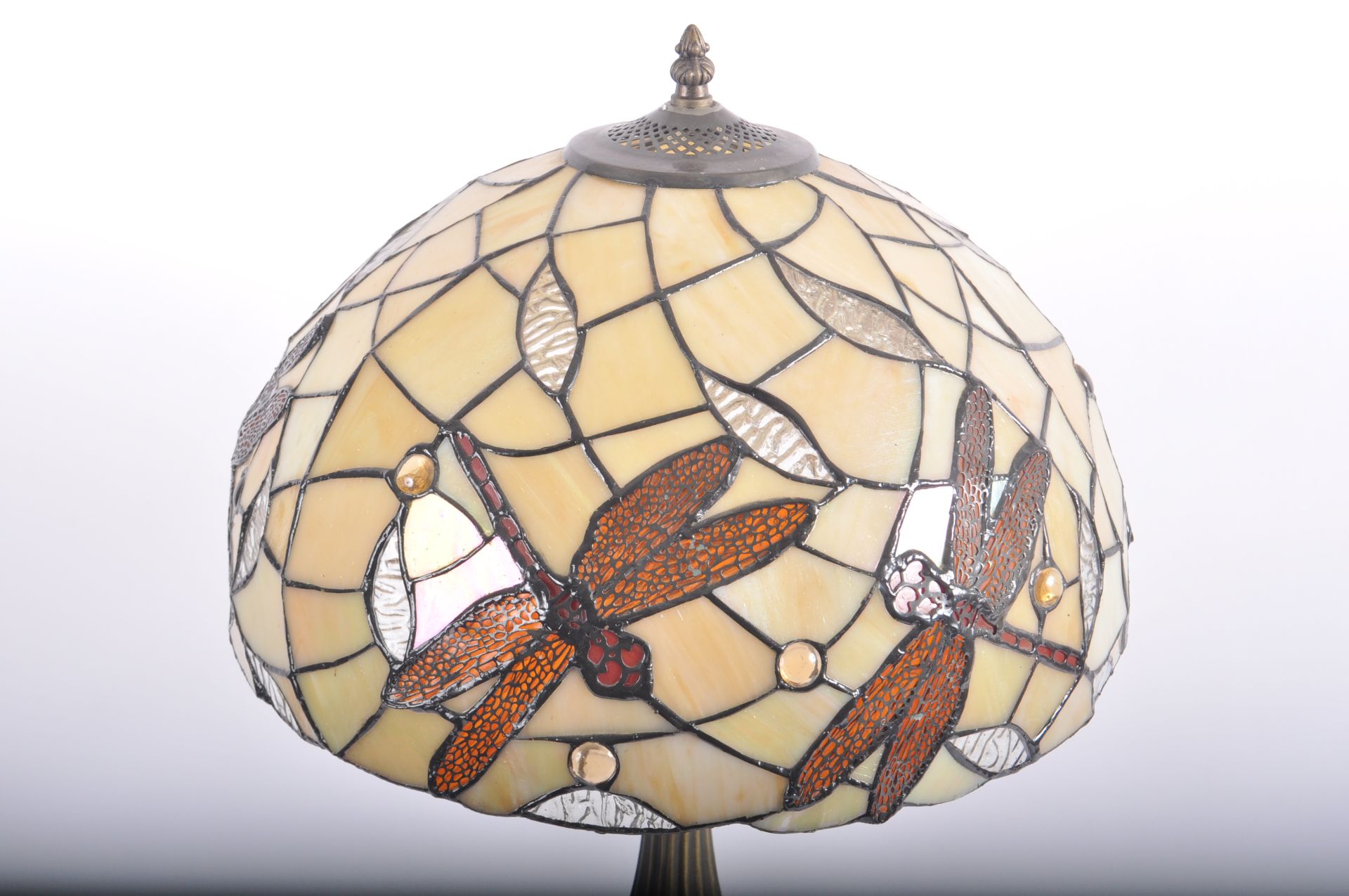 VINTAGE ART NOUVEAU TIFFANY STYLE TABLE LAMP - Image 2 of 11