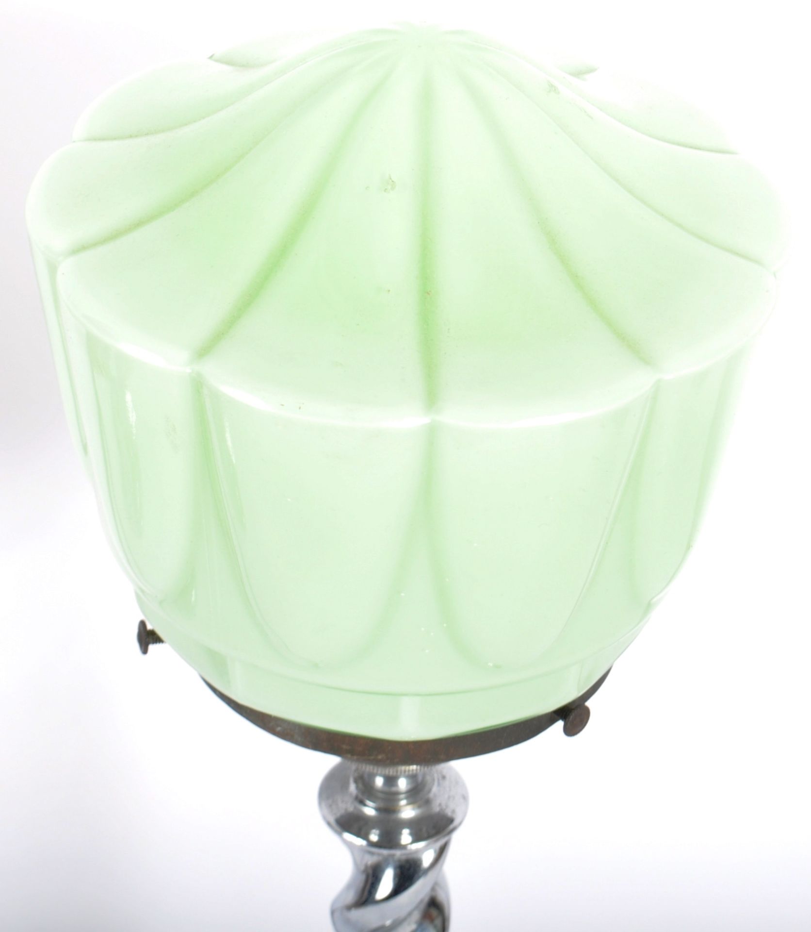 VINTAGE ART DECO MINT GREEN & CHROME TABLE LAMP - Image 4 of 6