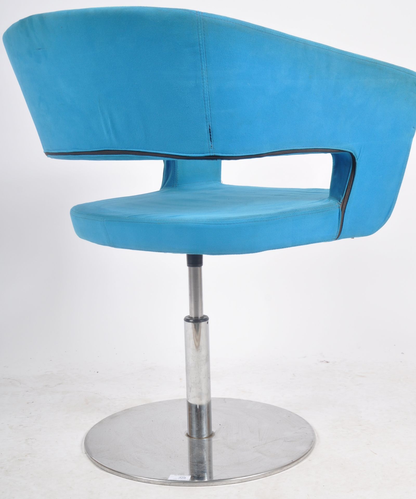 CONTEMPORARY DESIGNER SWIVEL OFFICE / LOBBY CHAIR - Image 7 of 7