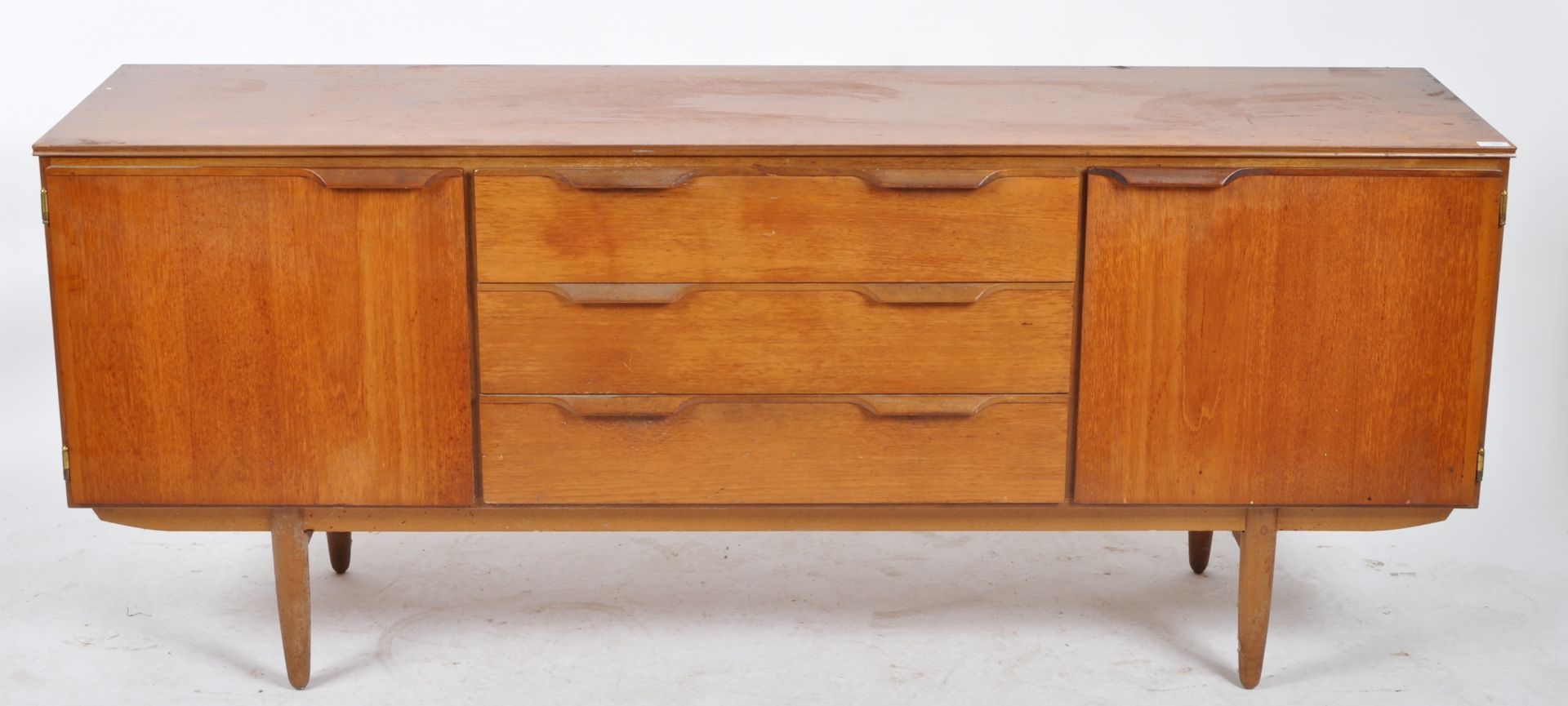 AUSTINSUITE - MID CENTURY TEAK SIDEBOARD CREDENZA - Bild 2 aus 10