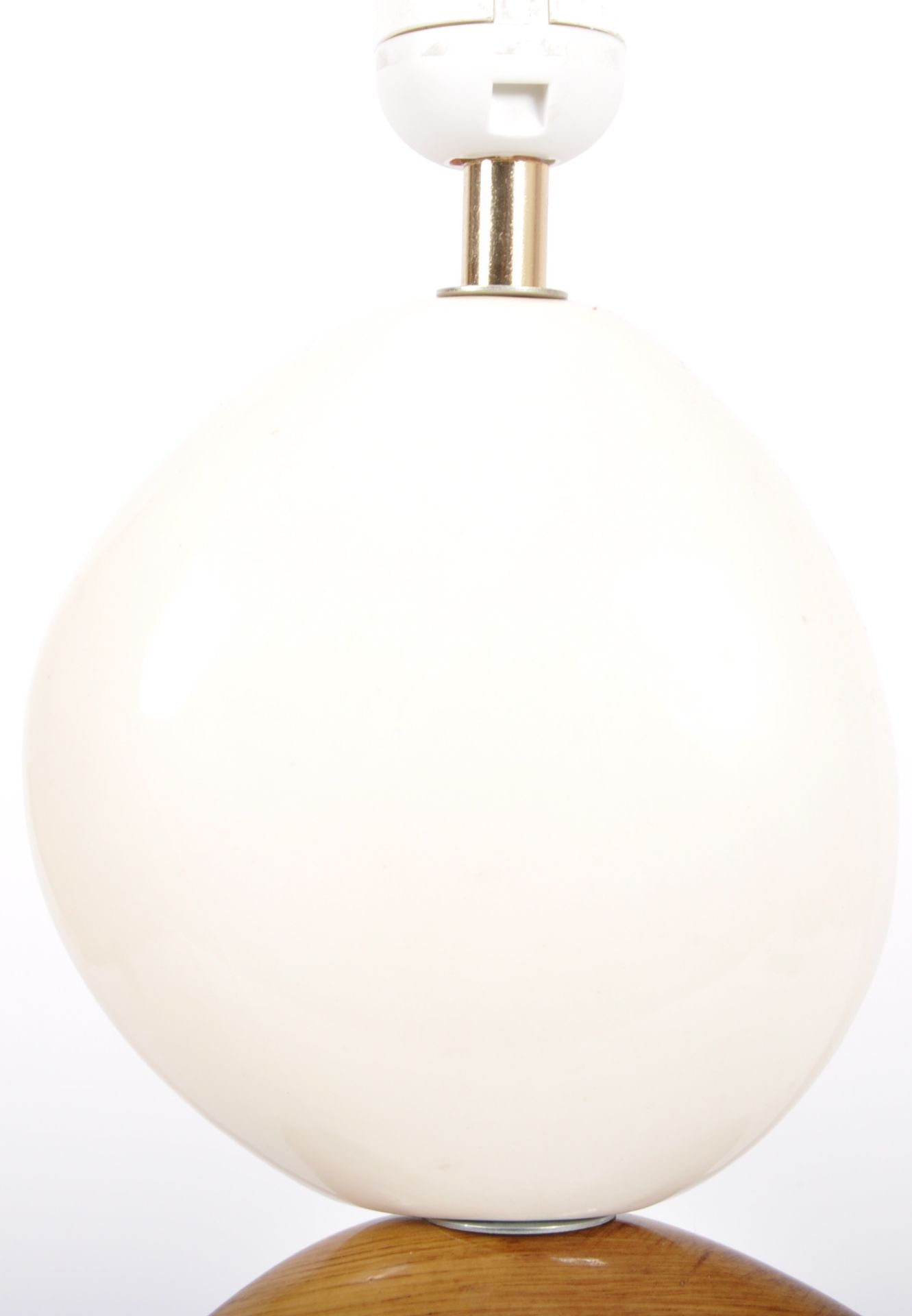 CONTEMPORARY DESIGNER CERAMIC PEBBLE TABLE LAMP - Image 6 of 8